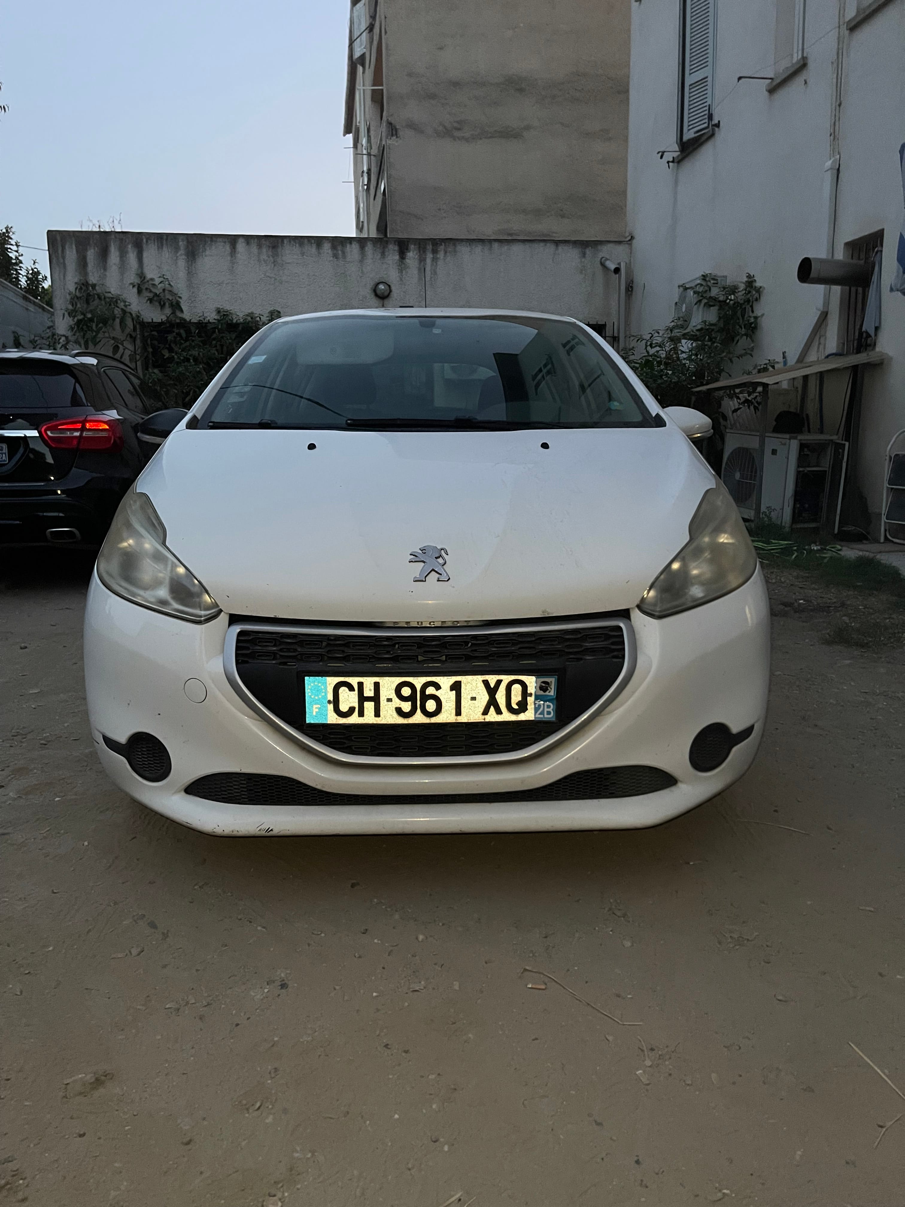 Peugeot 208 Société avec Autoradio