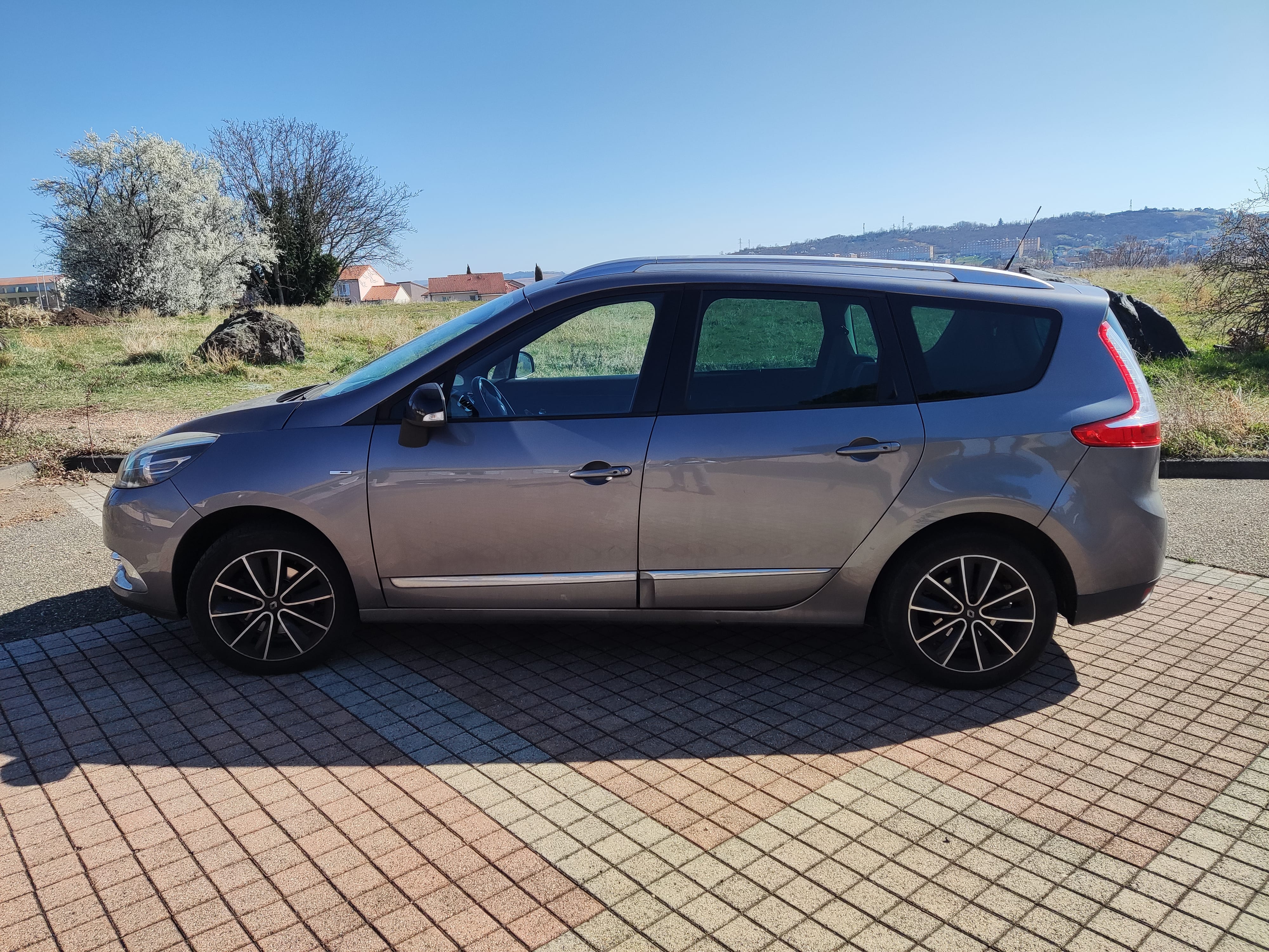 Renault Grand Scenic 1.2 TCE avec Climatisation