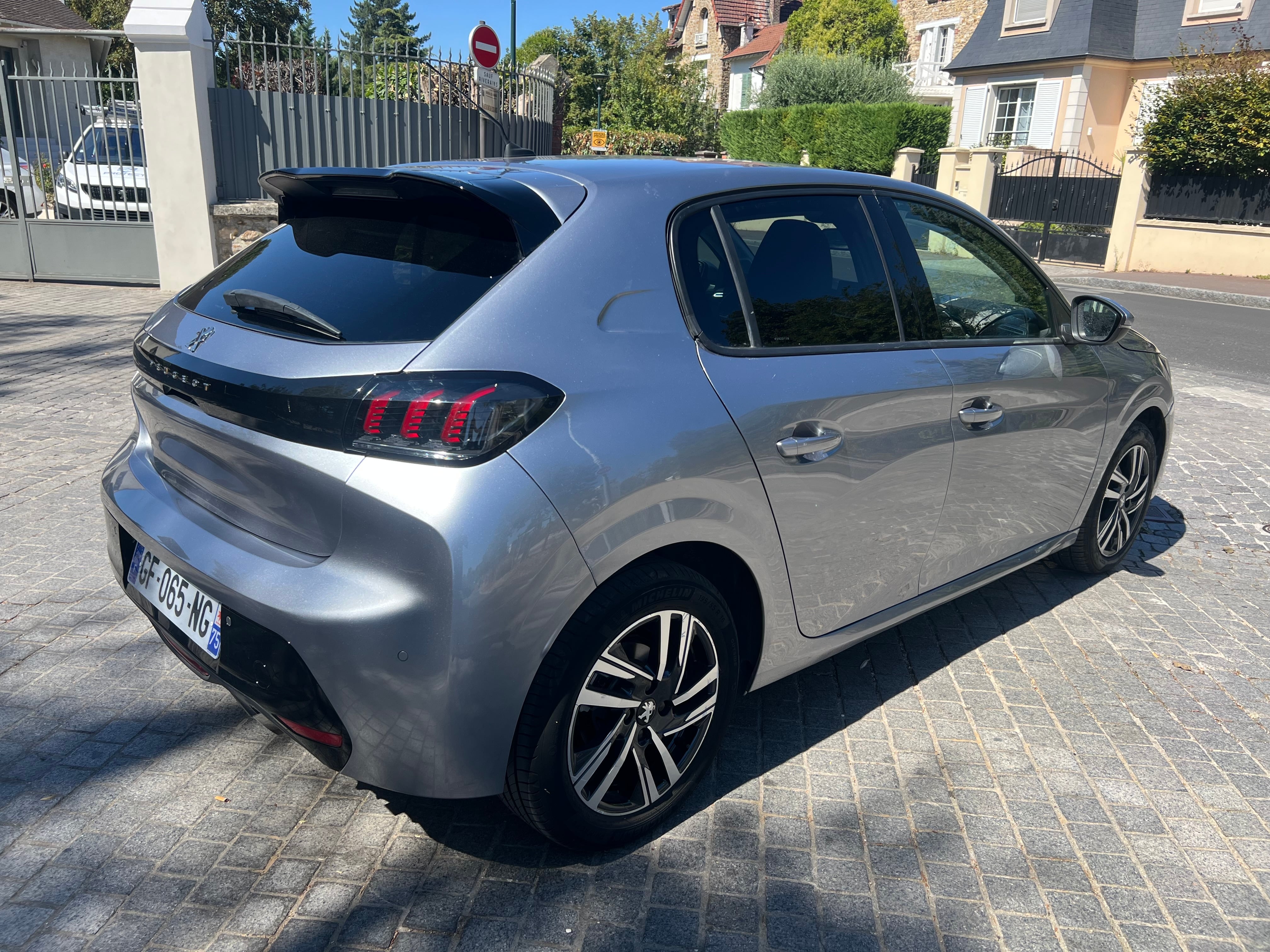 Peugeot 208 Boîte automatique avec Régulateur de vitesse