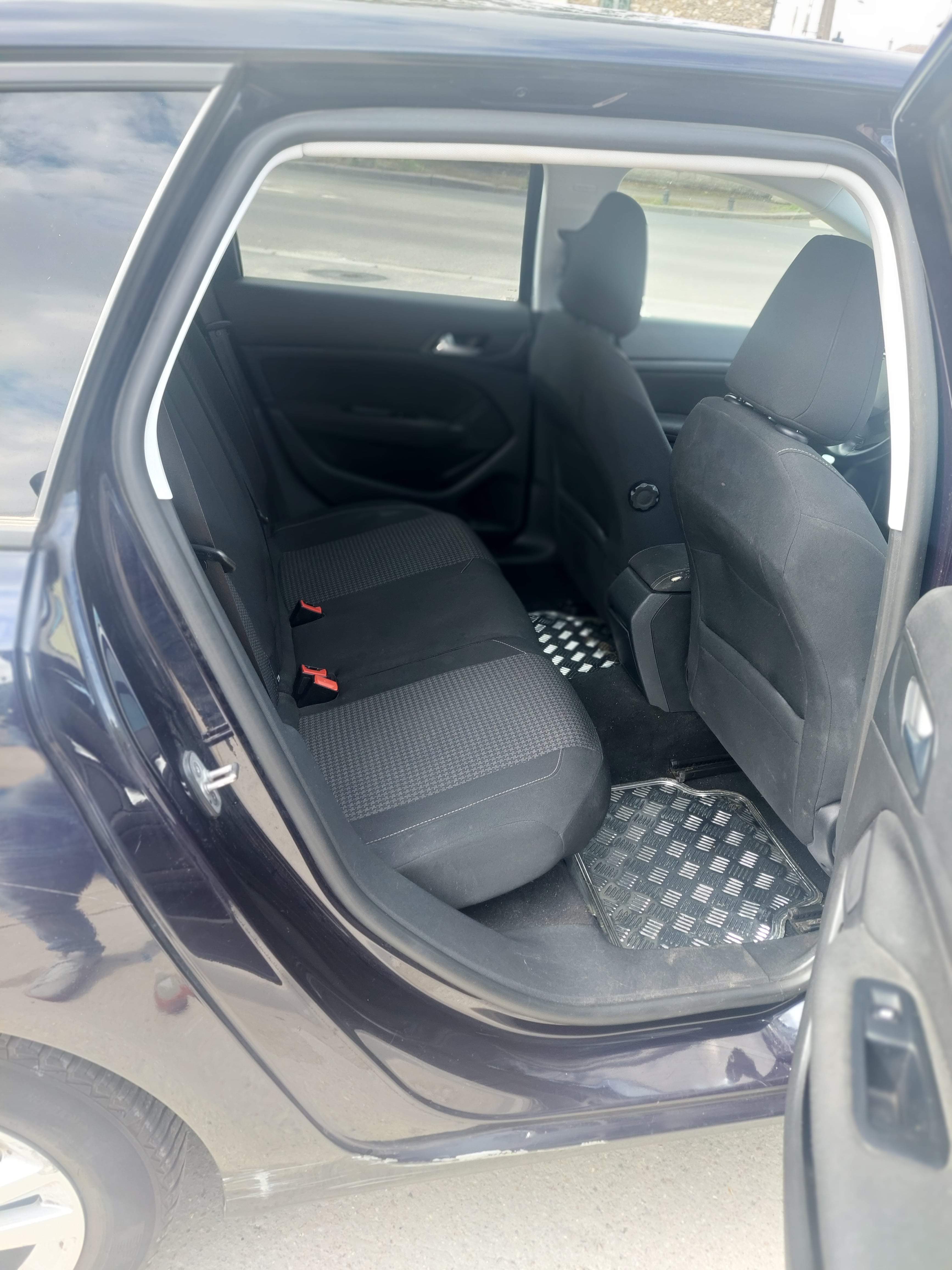 Peugeot 308 avec GPS