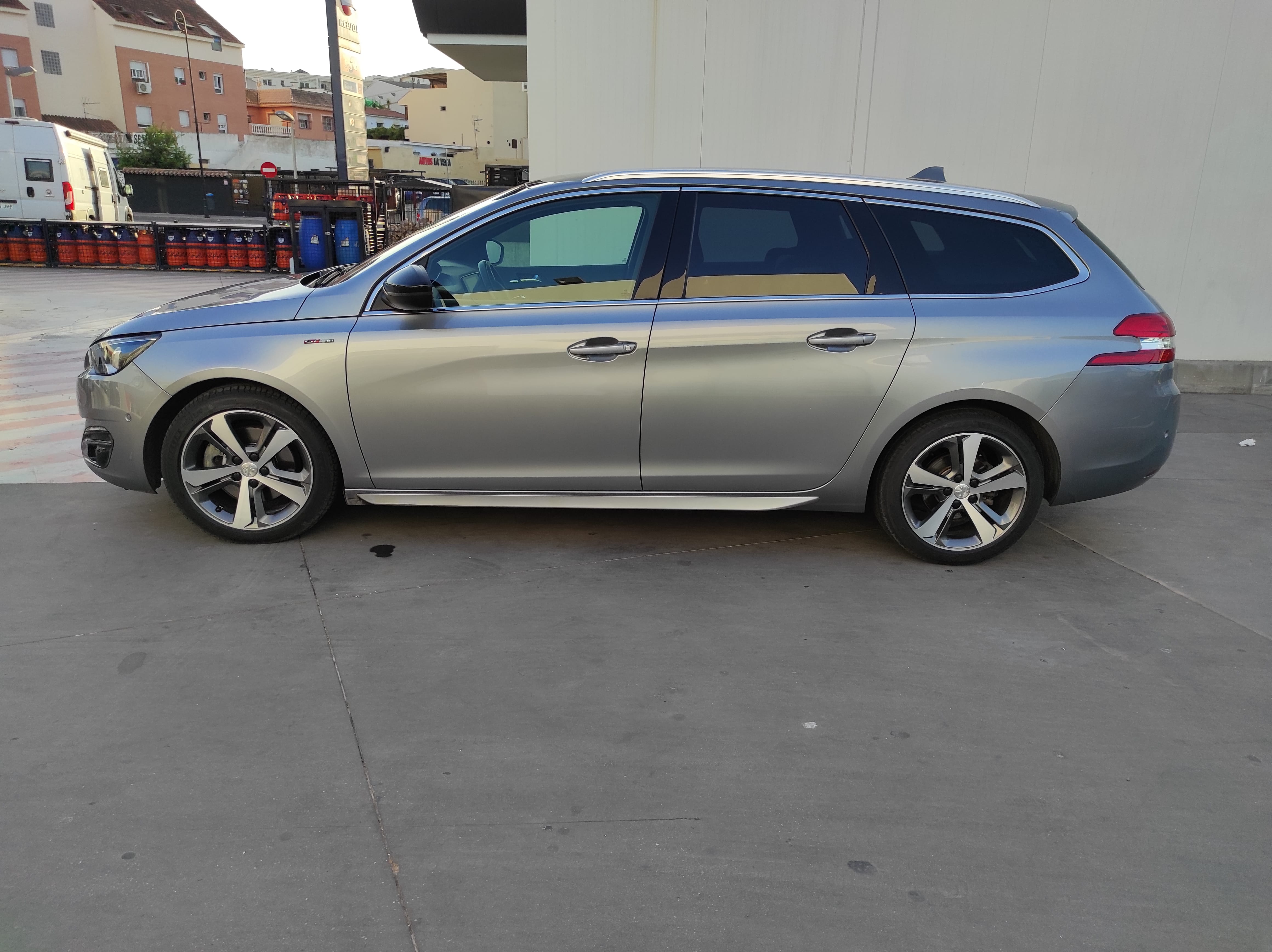 Peugeot 308 SW con Aire acondicionado