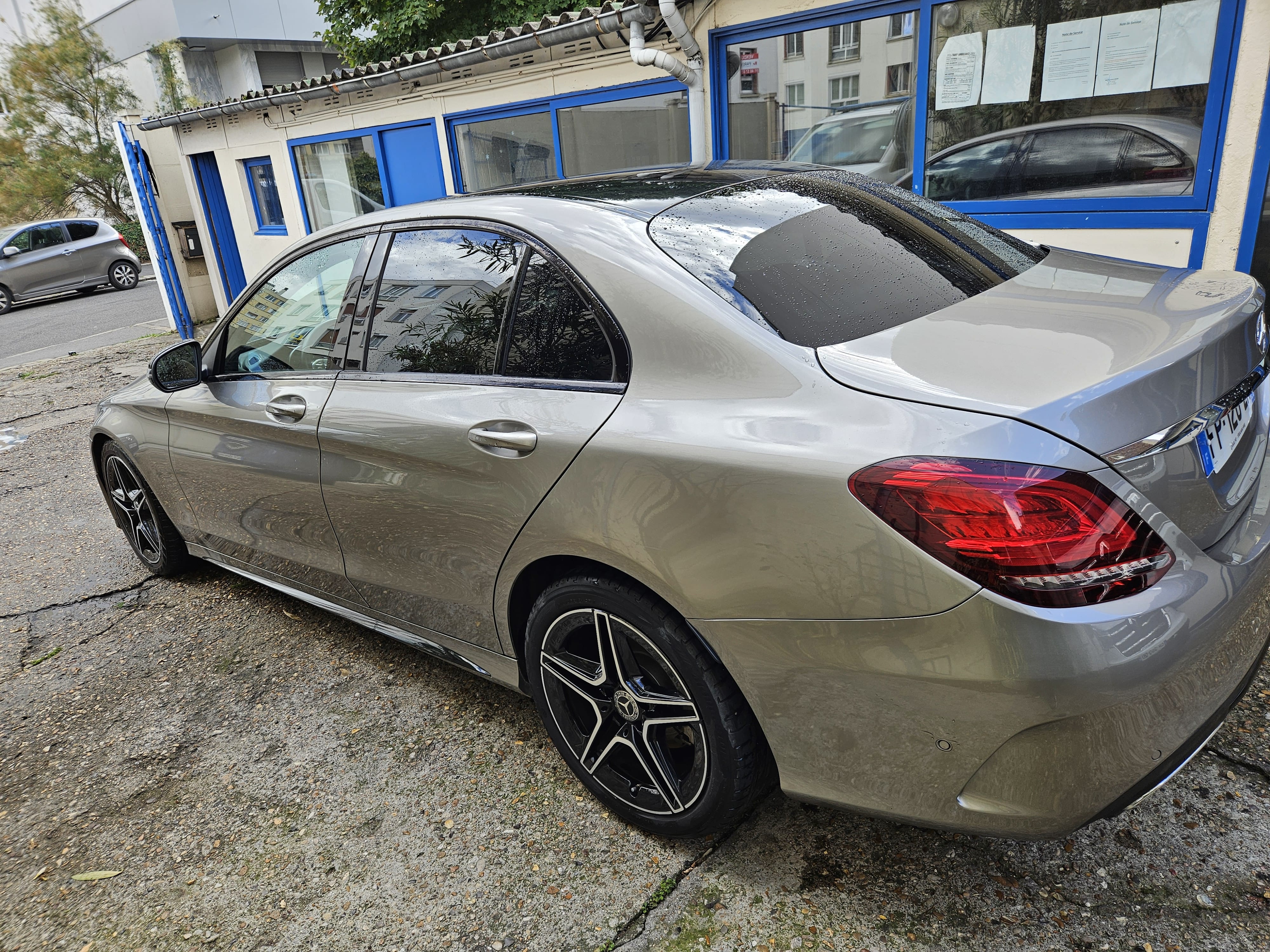 Mercedes-Benz Classe C avec Climatisation