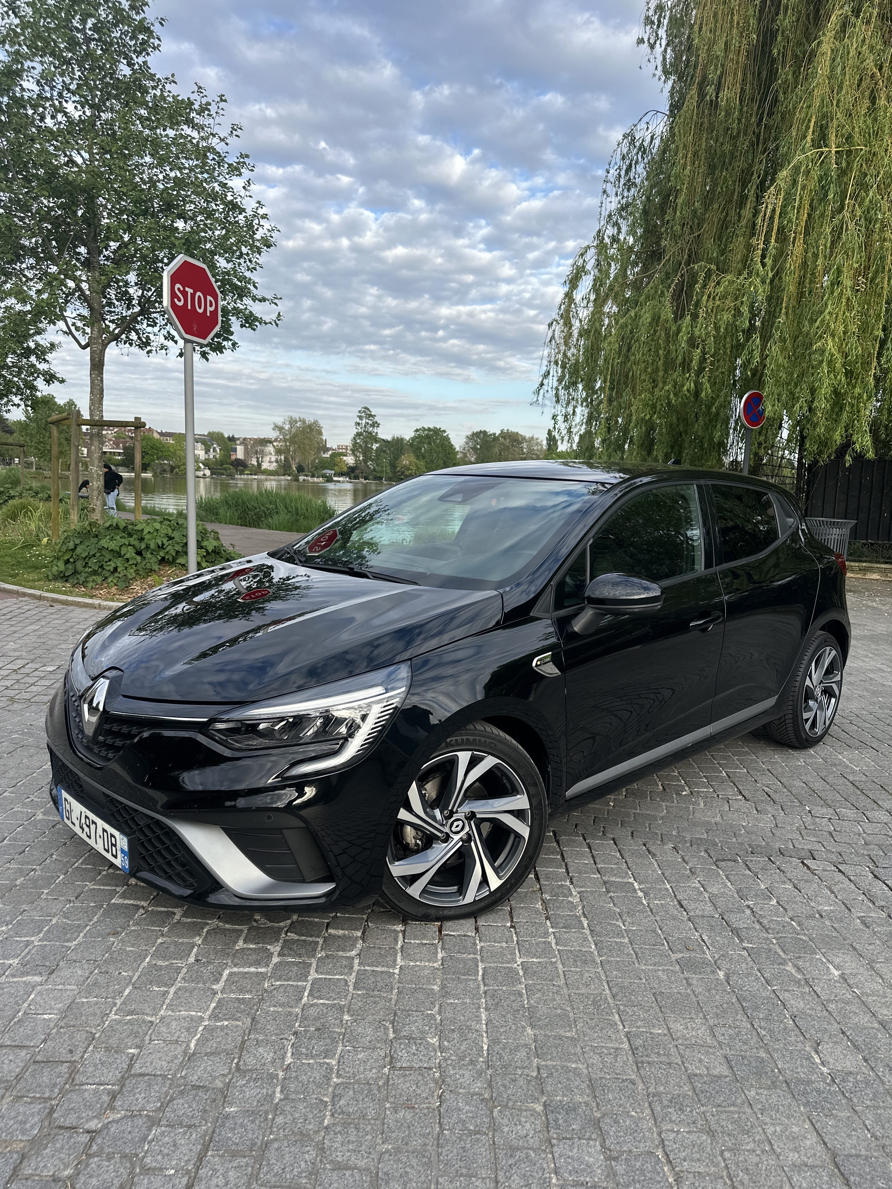 Renault Clio E-tech, 2022, Essence 95 / Électrique (hybride), automatique