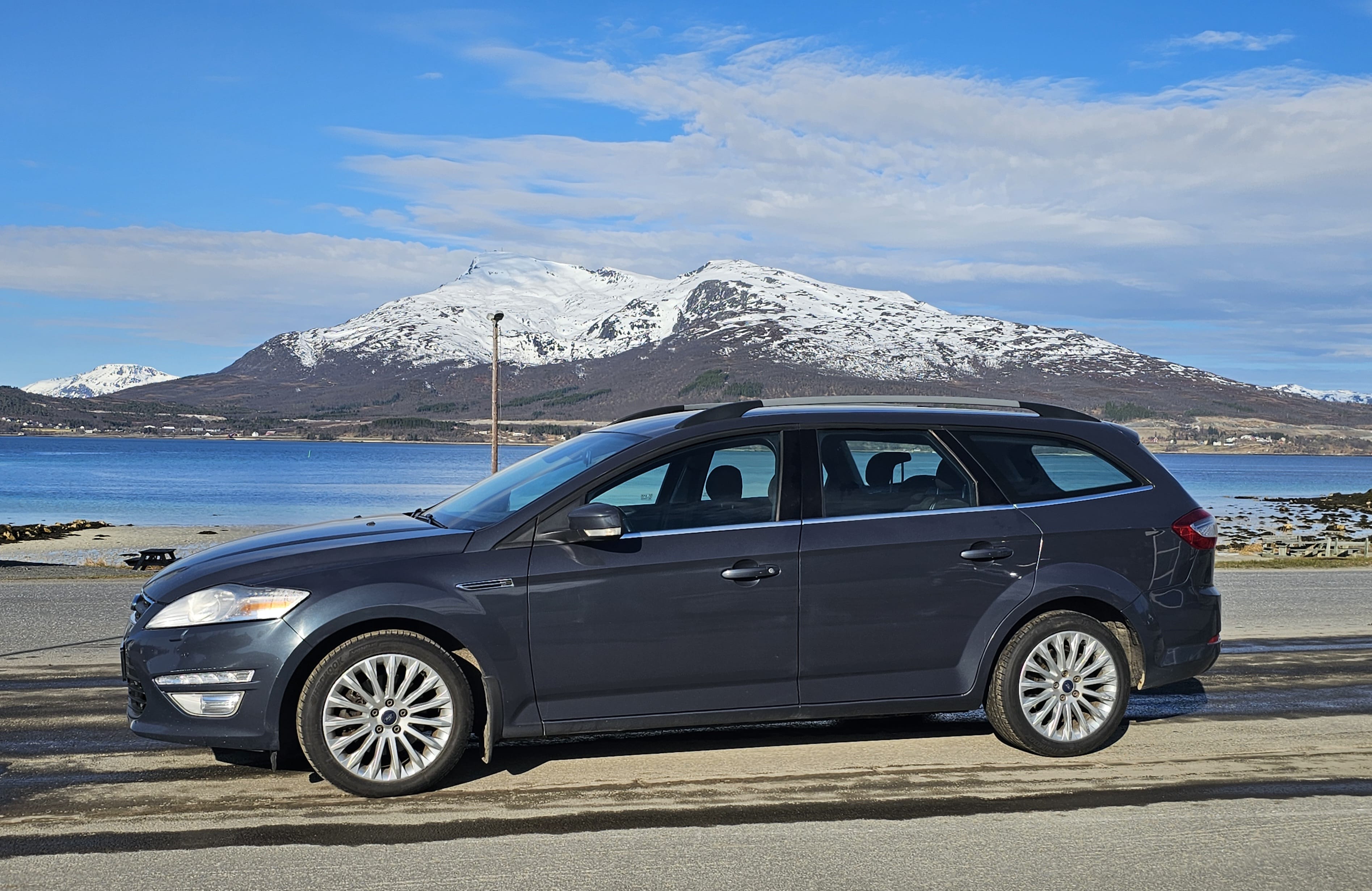 Ford Mondeo SW med Bilradio