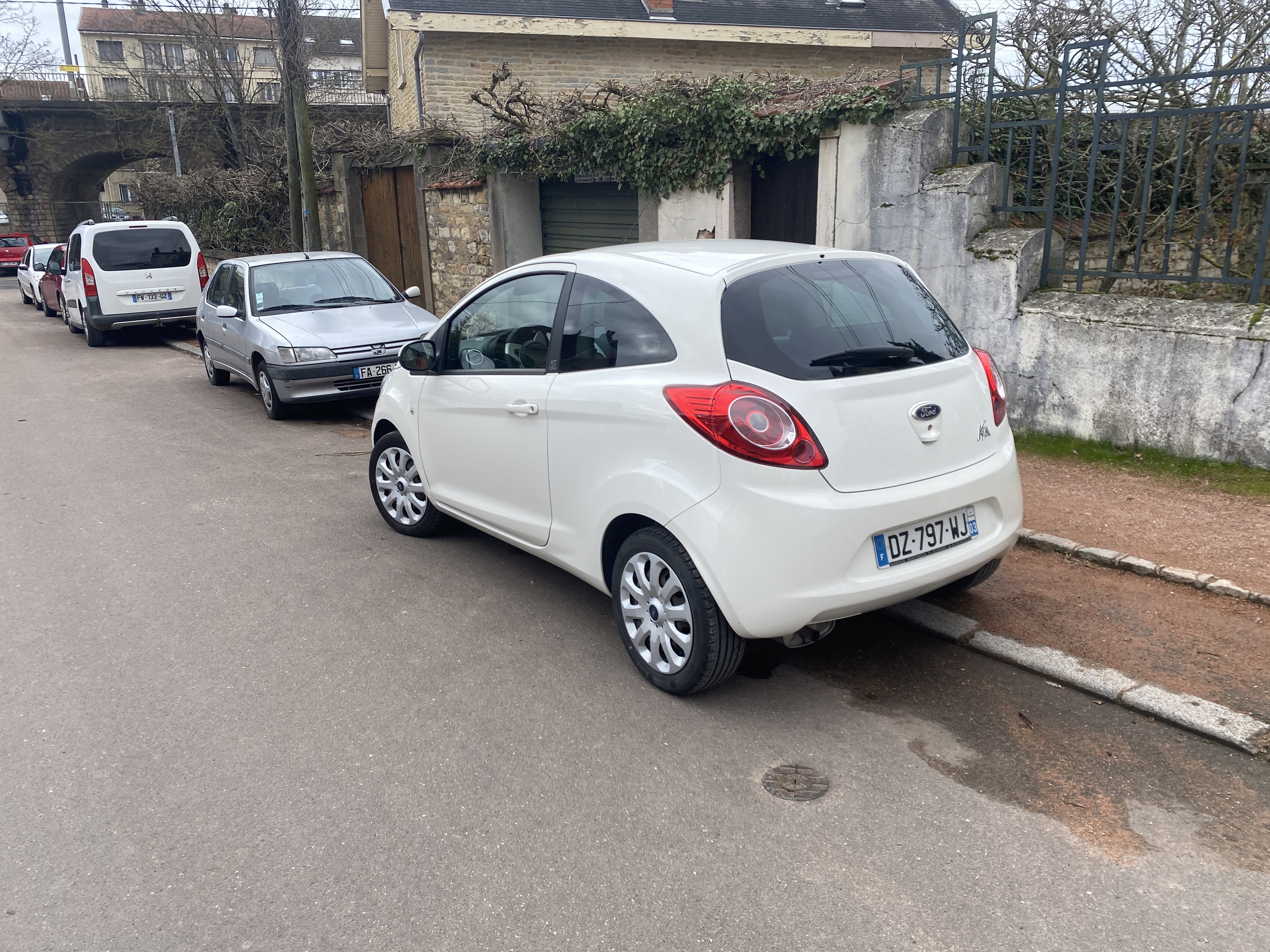 Ford Ka 1,2 69cv avec Entrée audio / iPod