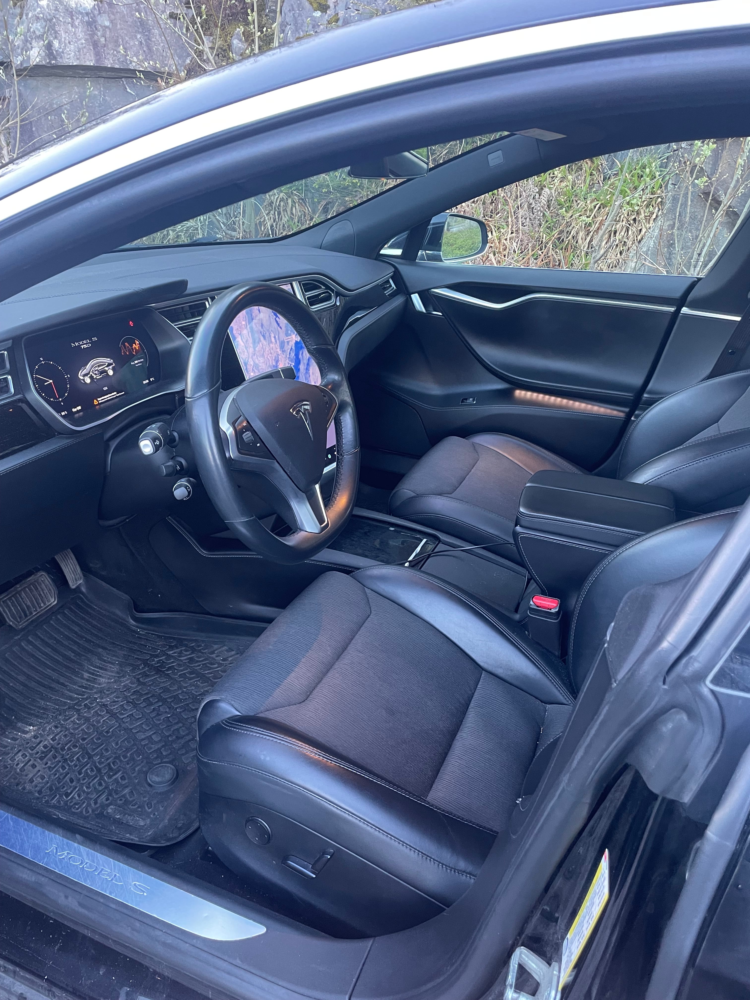 Tesla Model S 75D med GPS
