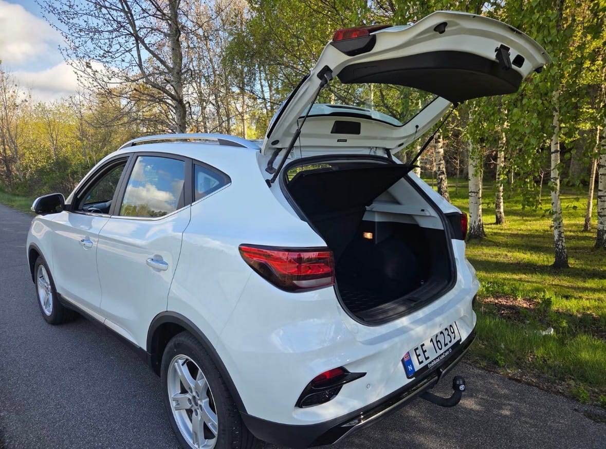 MG ZS EV med Ryggekamera