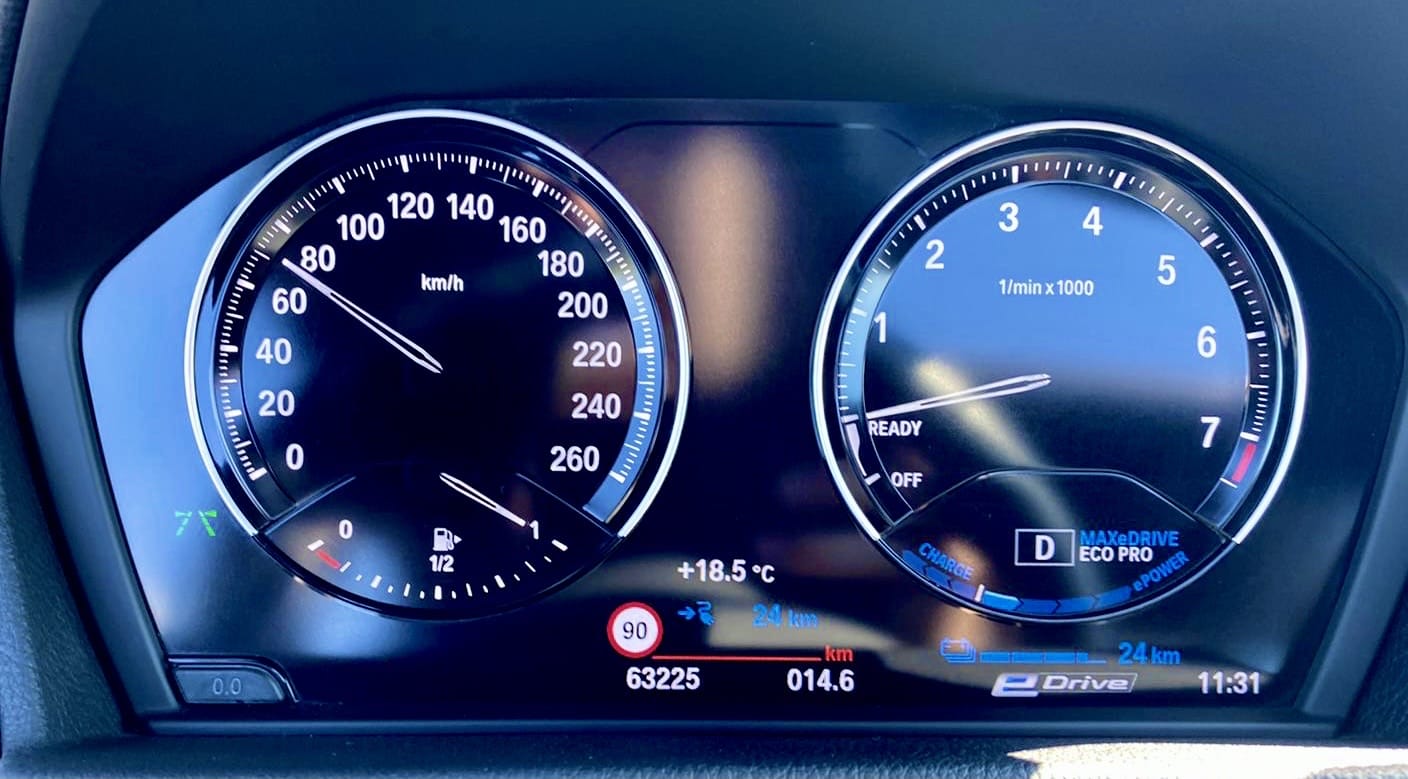 BMW Série 2 Active Tourer 225 Xe LUXURY - Hybride essence avec Entrée audio / iPod