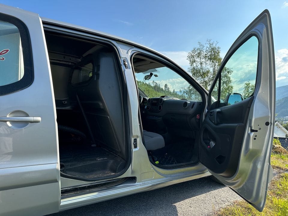 Peugeot Partner Varebil med Lydinngang