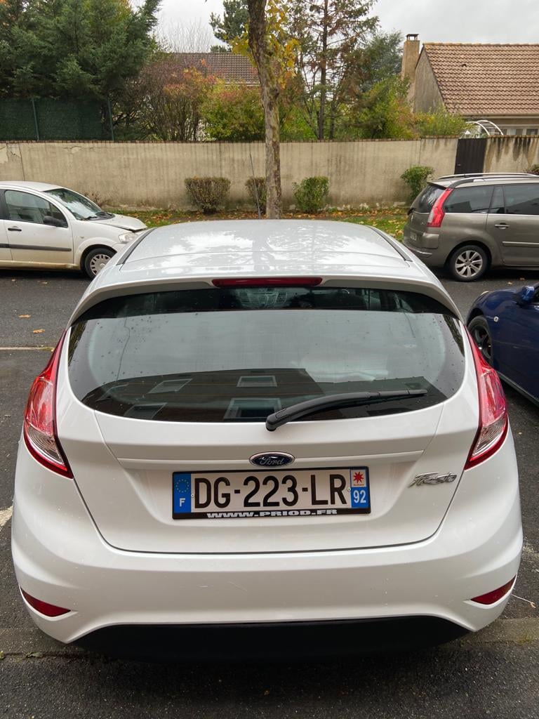 Ford Fiesta avec GPS