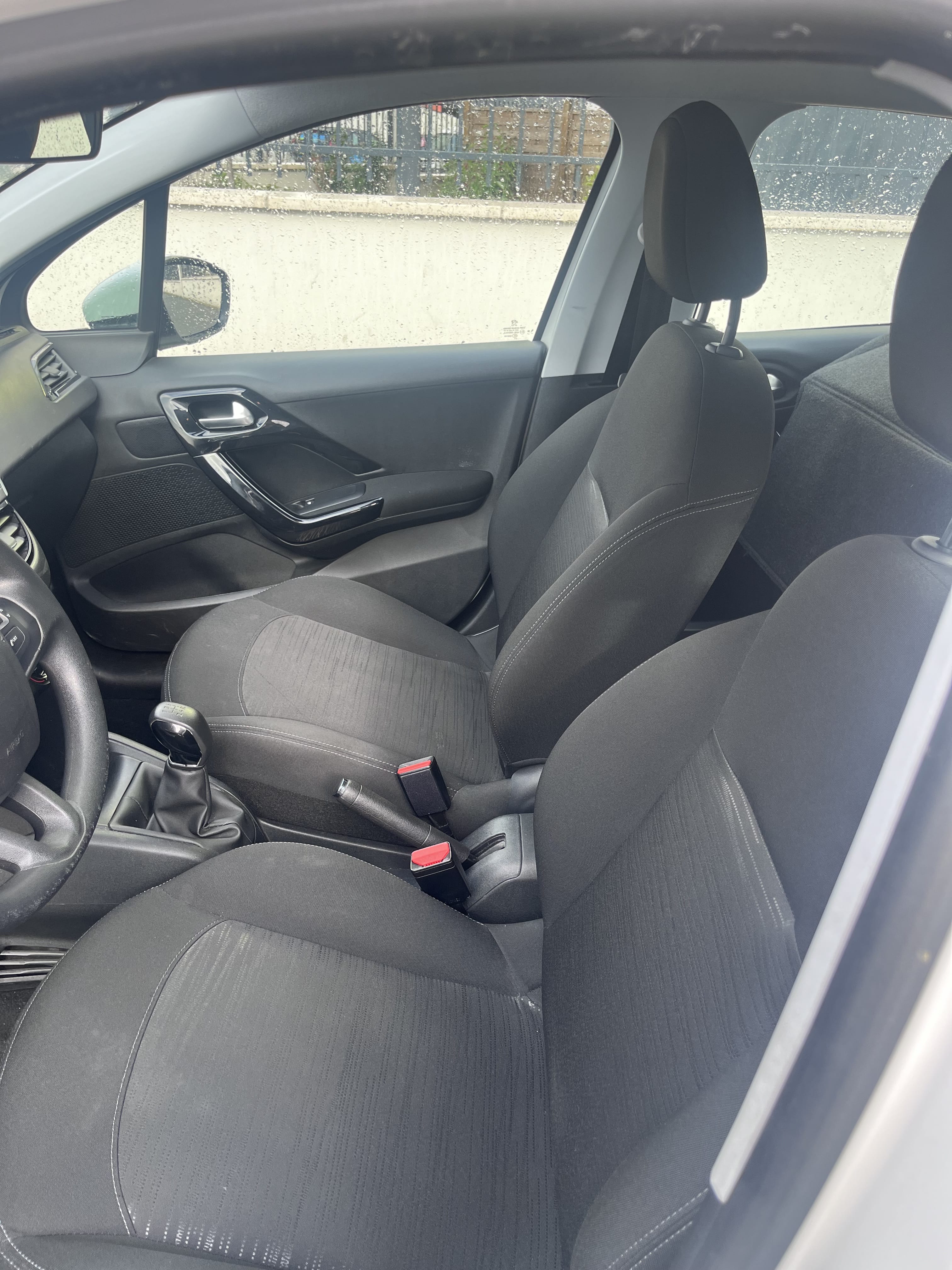 Peugeot 208 avec GPS