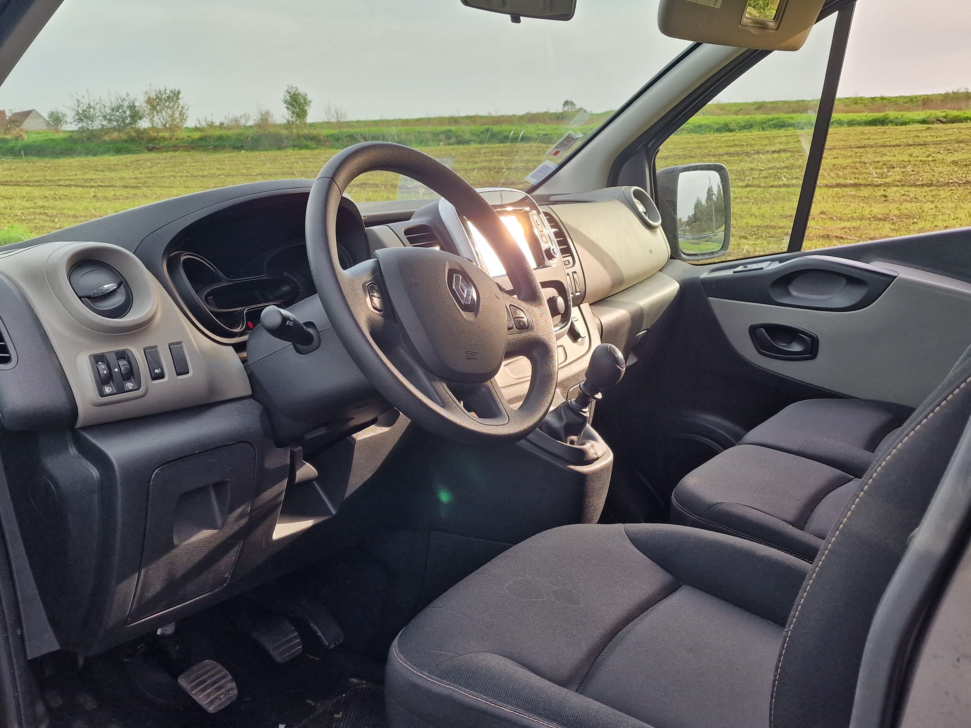 Renault Trafic Passenger 1.6hdi avec GPS