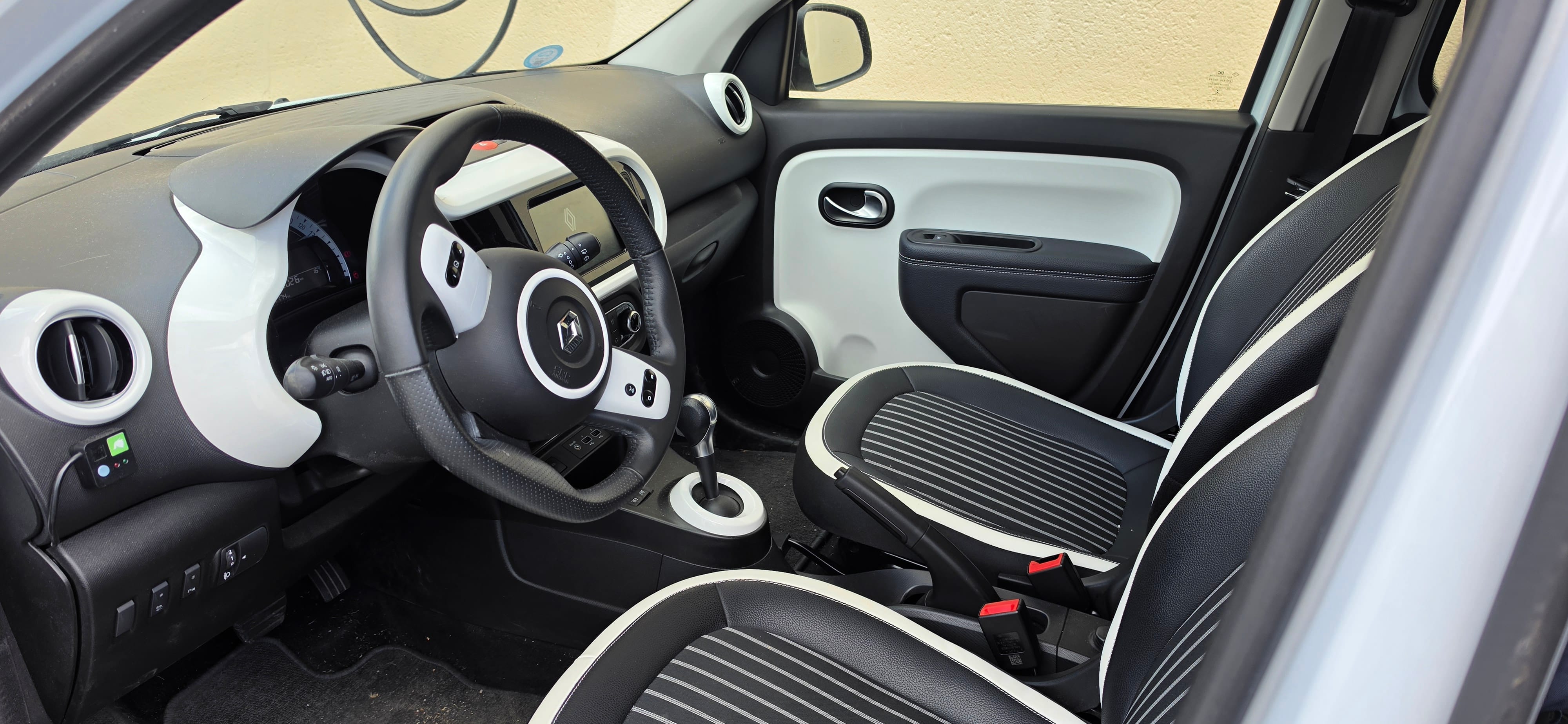 Renault Twingo E-Tech avec GPS