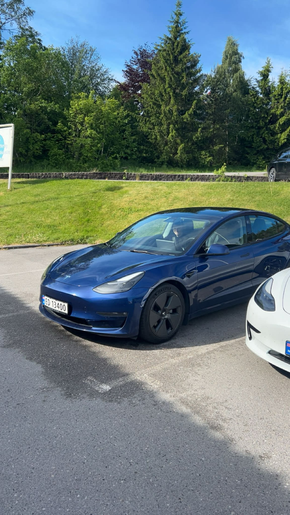 Tesla Model 3 Long Range med Firehjulstrekk