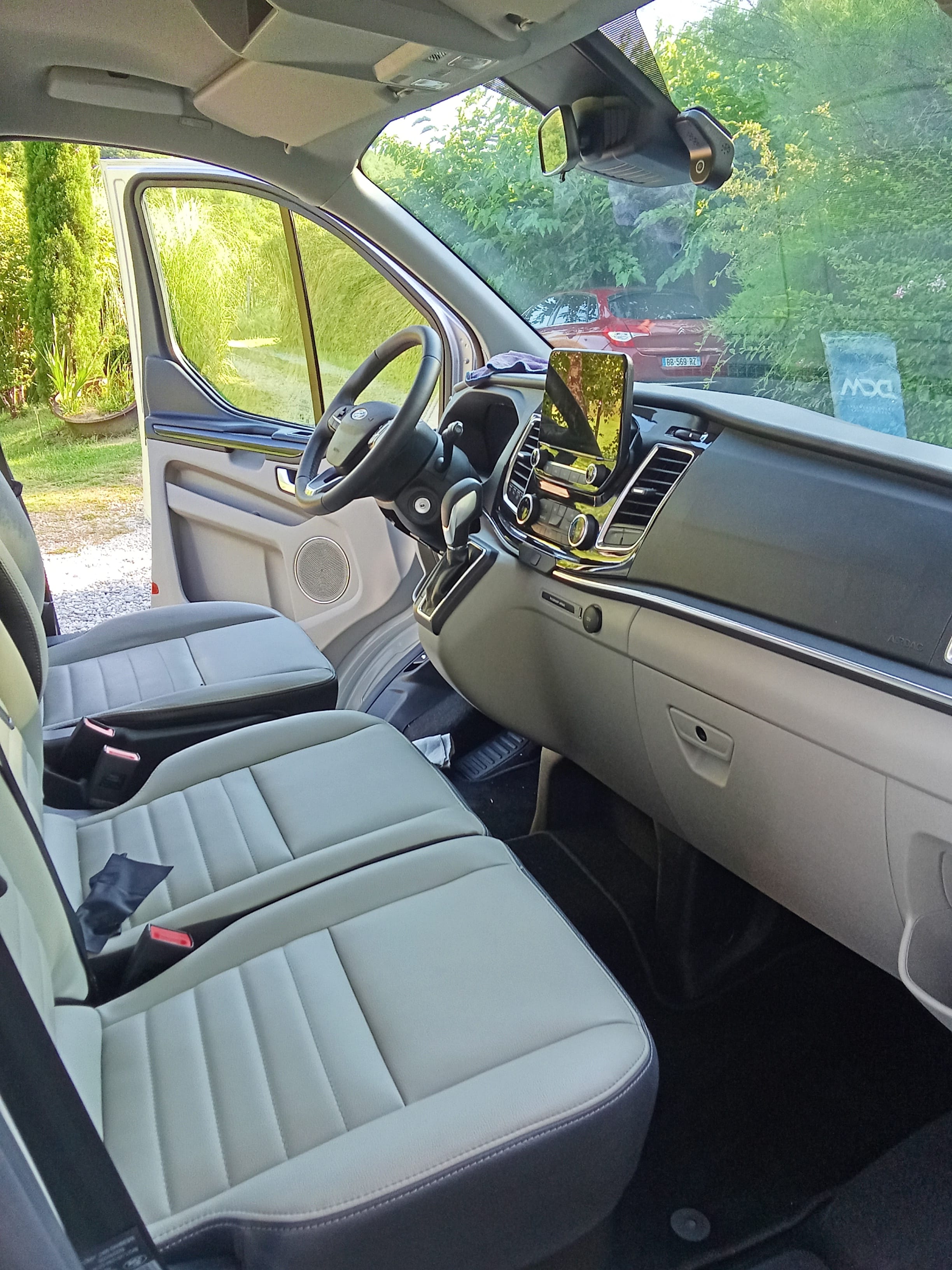 Ford Grand Tourneo avec Chaines