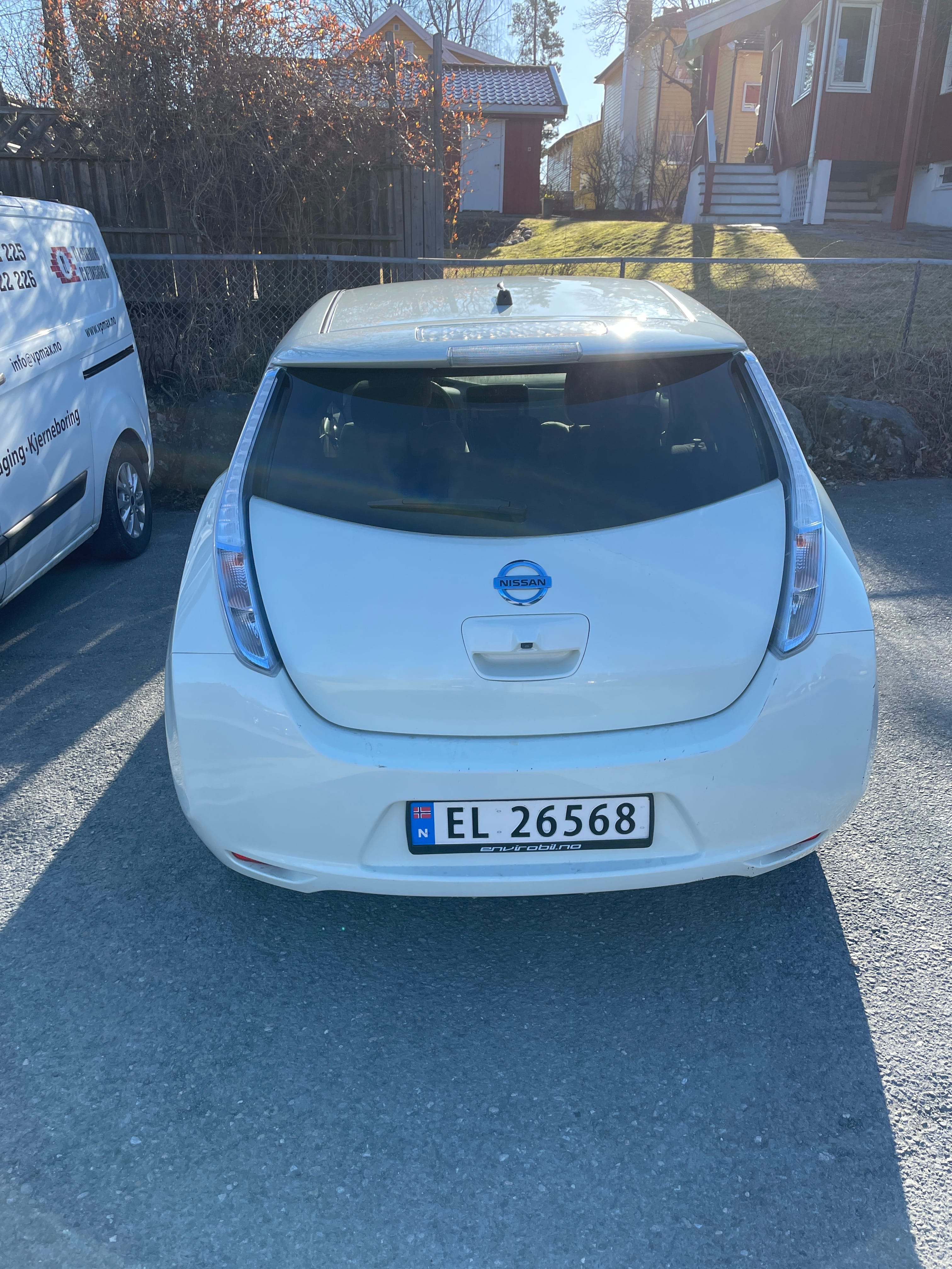 Nissan Leaf mit Navigationsgerät