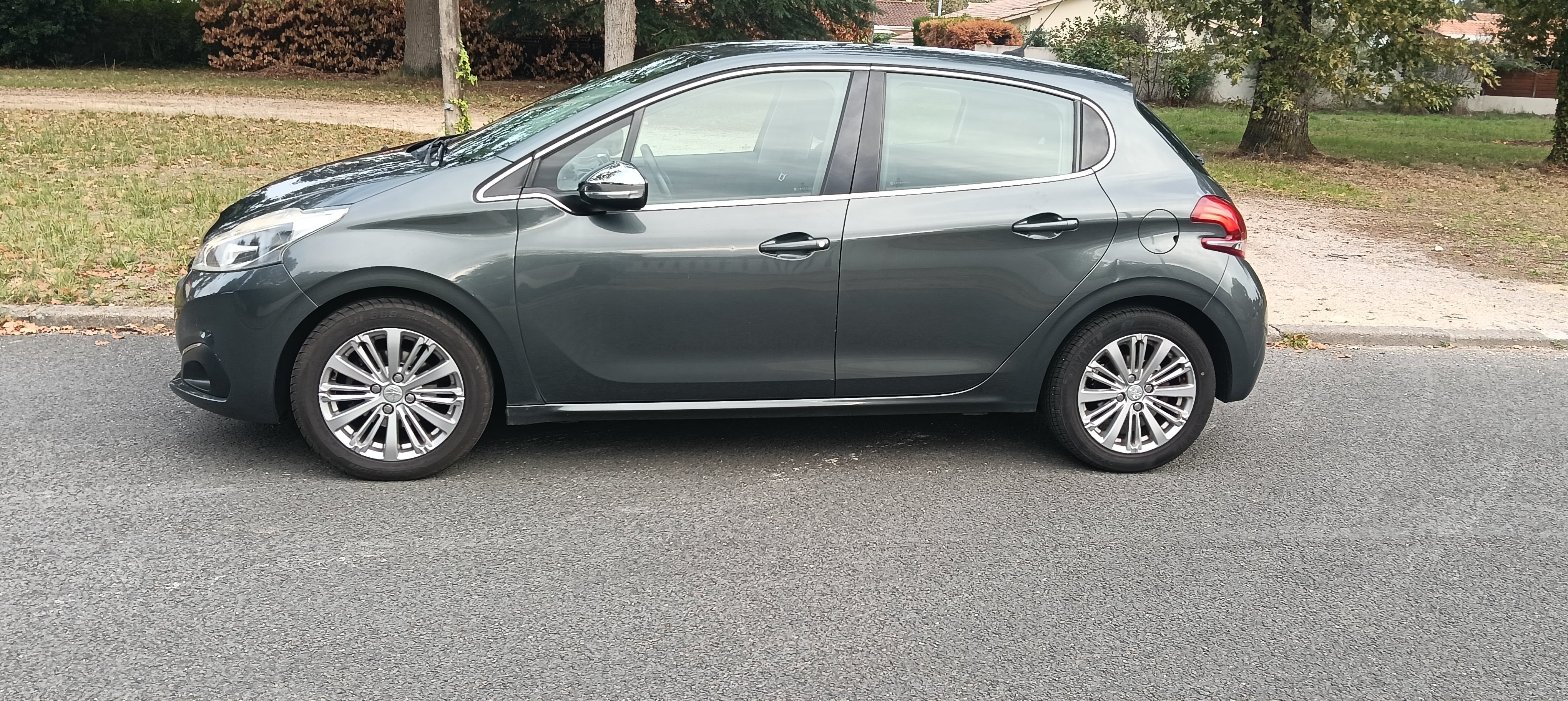 Peugeot 208 avec Climatisation