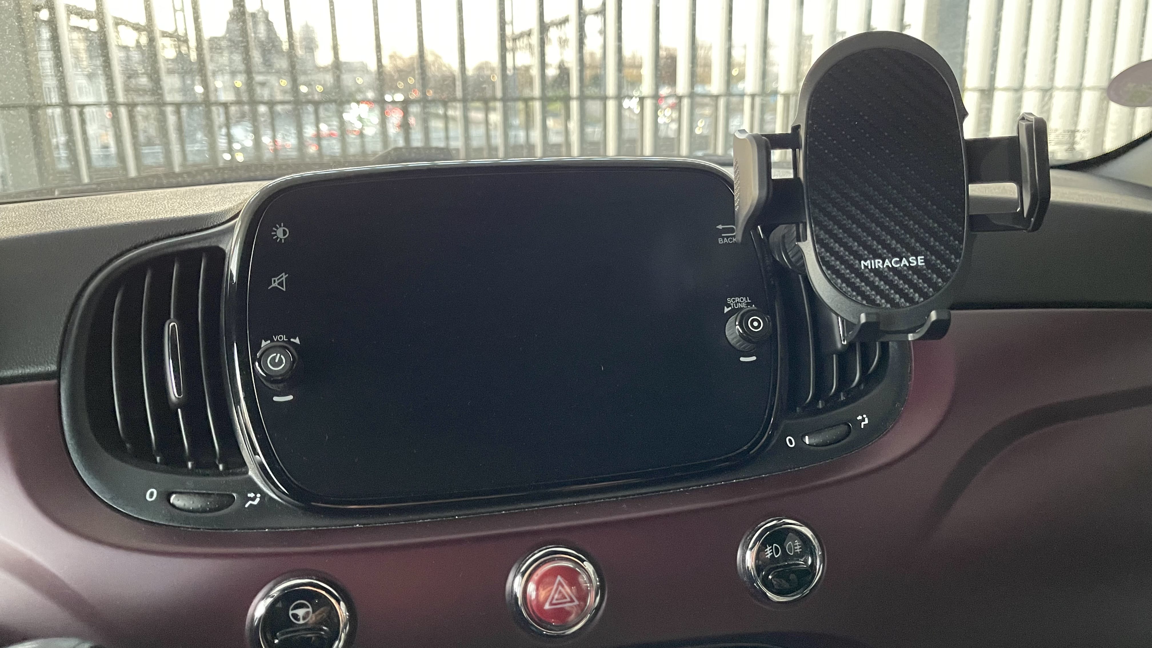 Fiat 500 C Hybride Cabriolet avec Entrée audio / iPod