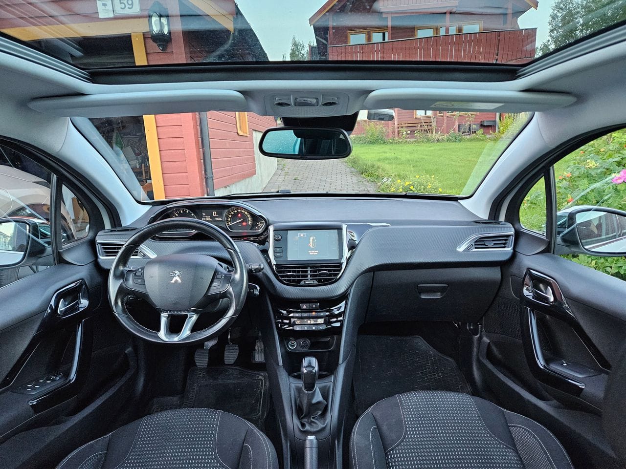 Peugeot 208 1,2 Puretech with Bluetooth audio