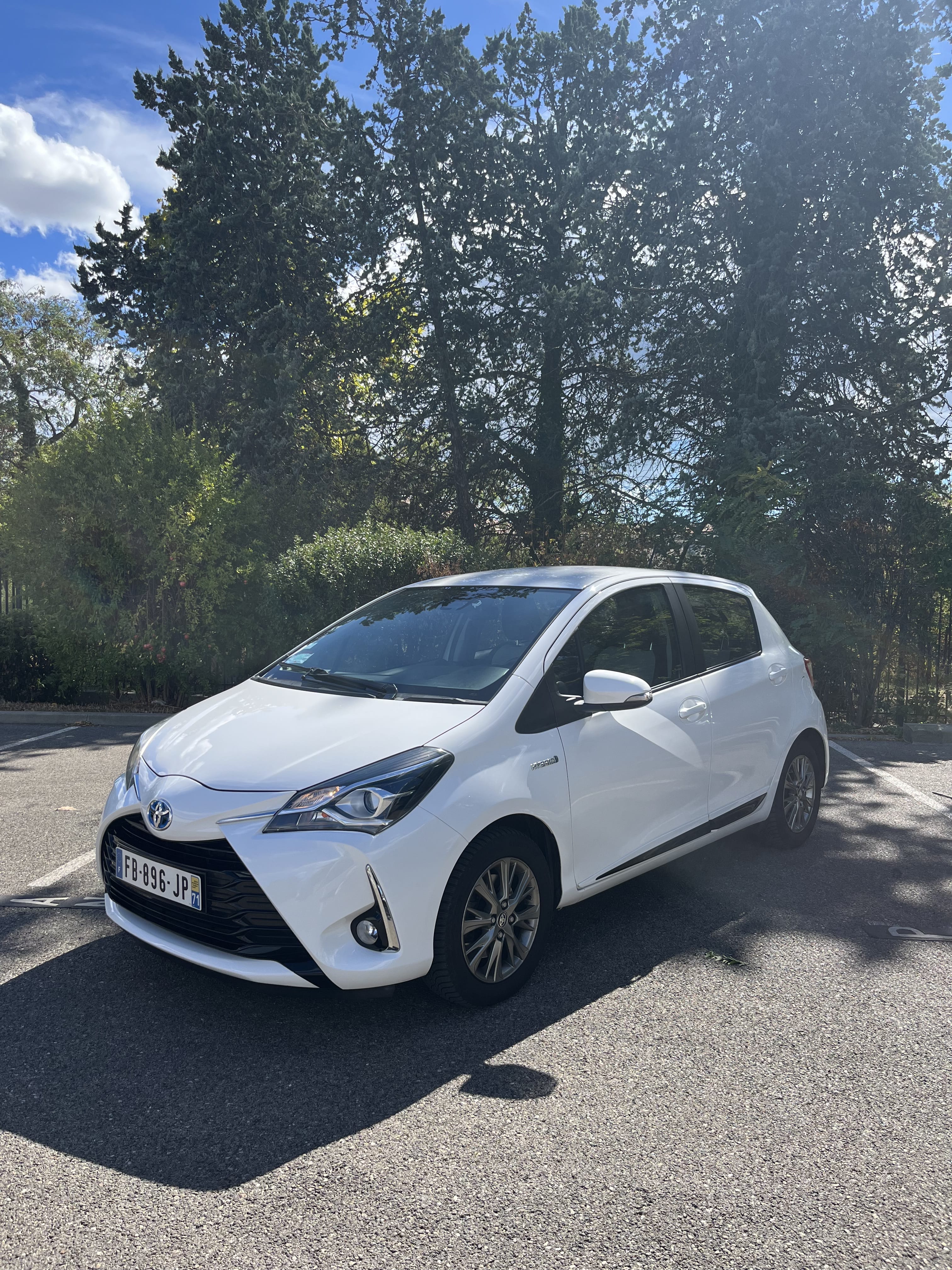 Toyota Yaris Hybride, 2018, Essence 98 / Electric (hybrid), automatic