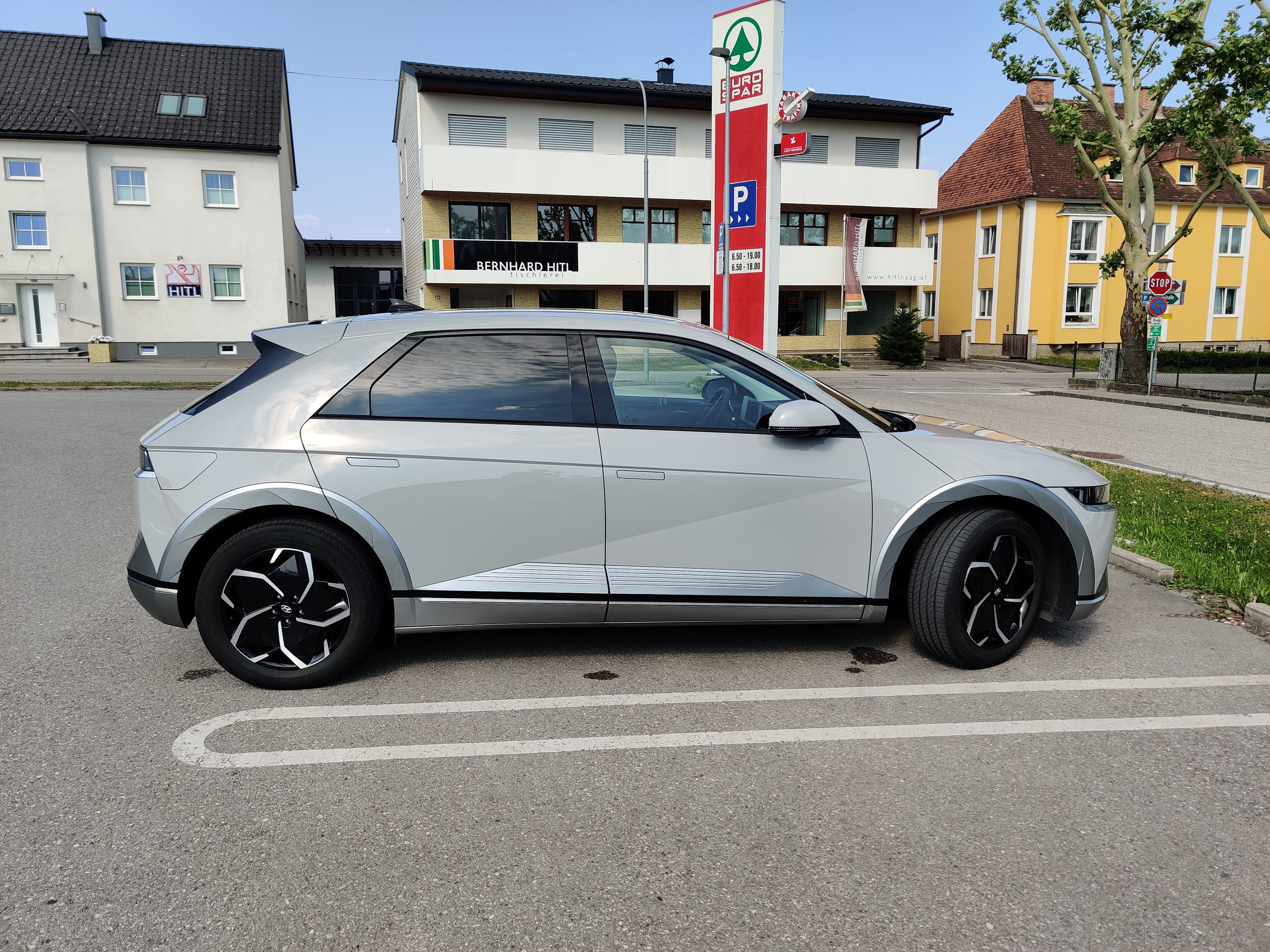 Hyundai Ioniq 5 | E-Auto, Familienfreundlich mit Kindersitzen & viel Platz mit Klimaanlage
