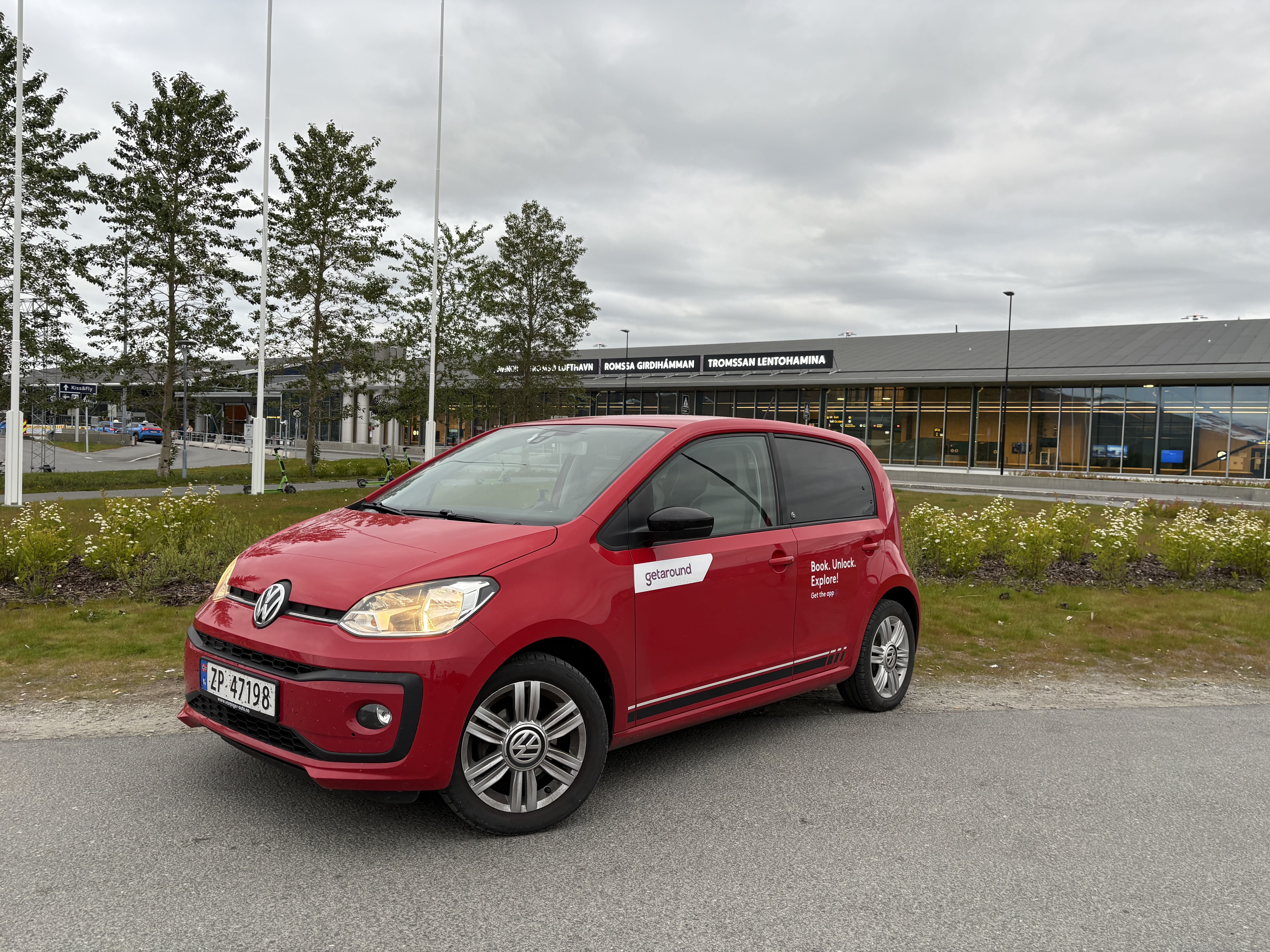 Volkswagen Up! Beats audio| spiked winter tires with Air conditioning