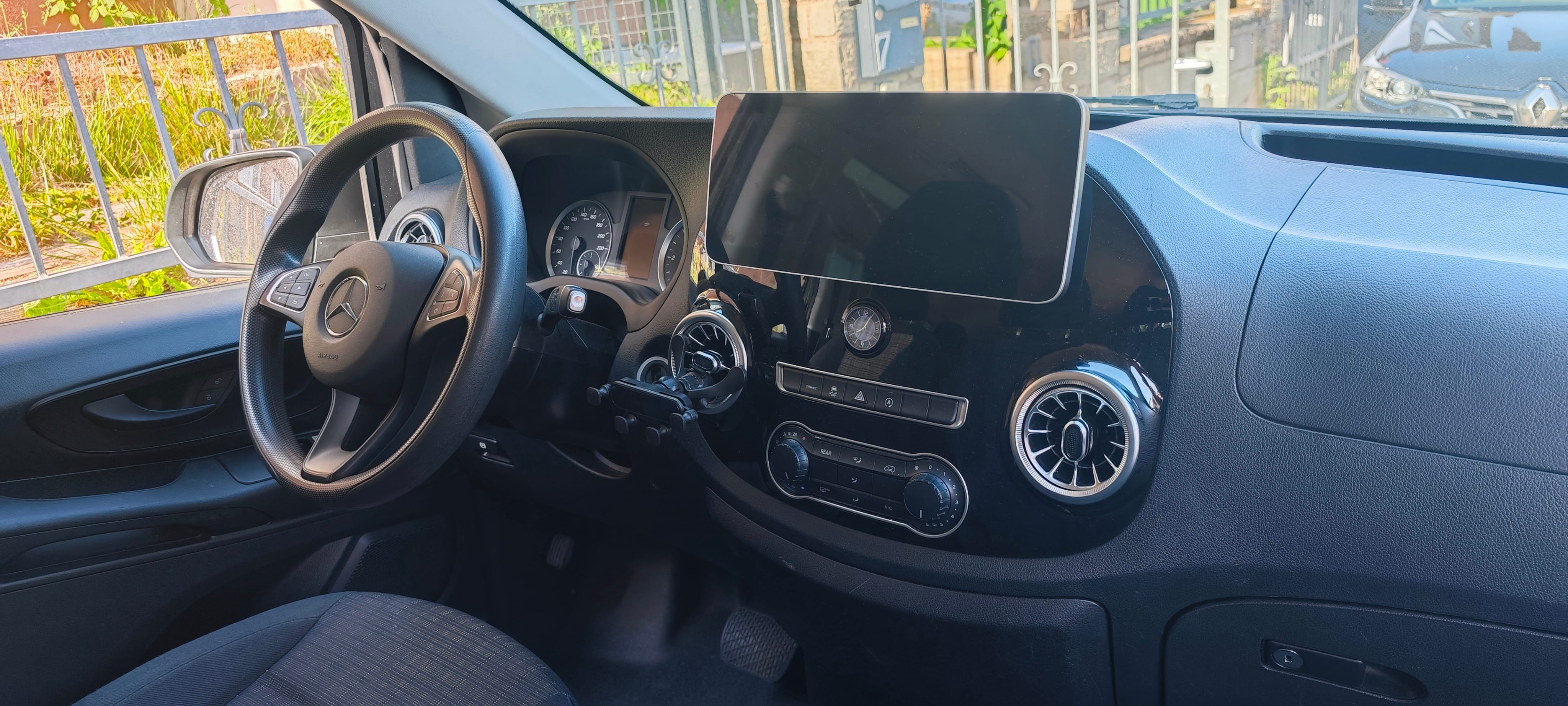 Mercedes-Benz Vito Tourer Extra Long 9 places avec Audio Bluetooth