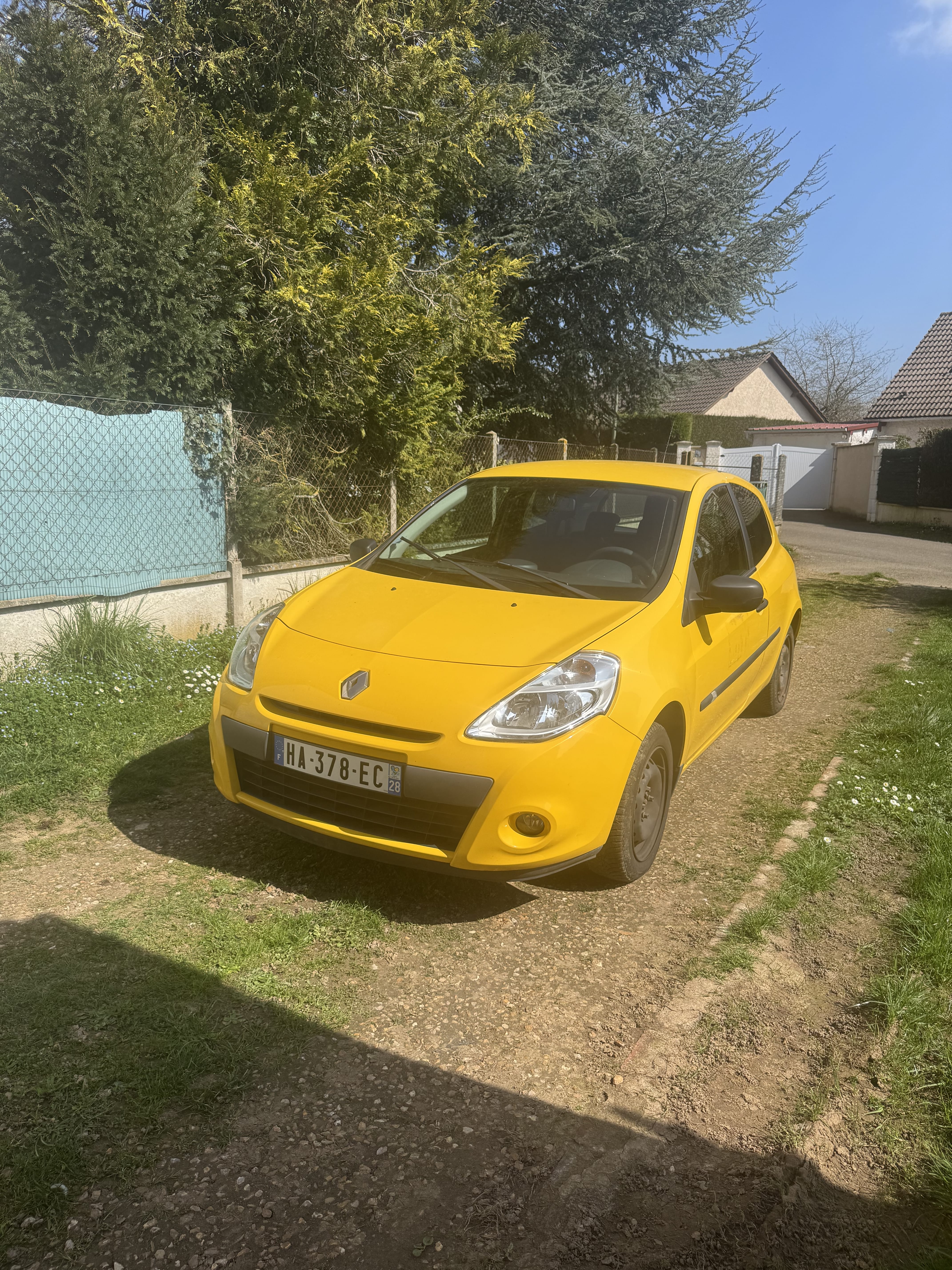 Renault Clio 1.2 16v 75cv atmo essence SP98, 2013, Essence 98