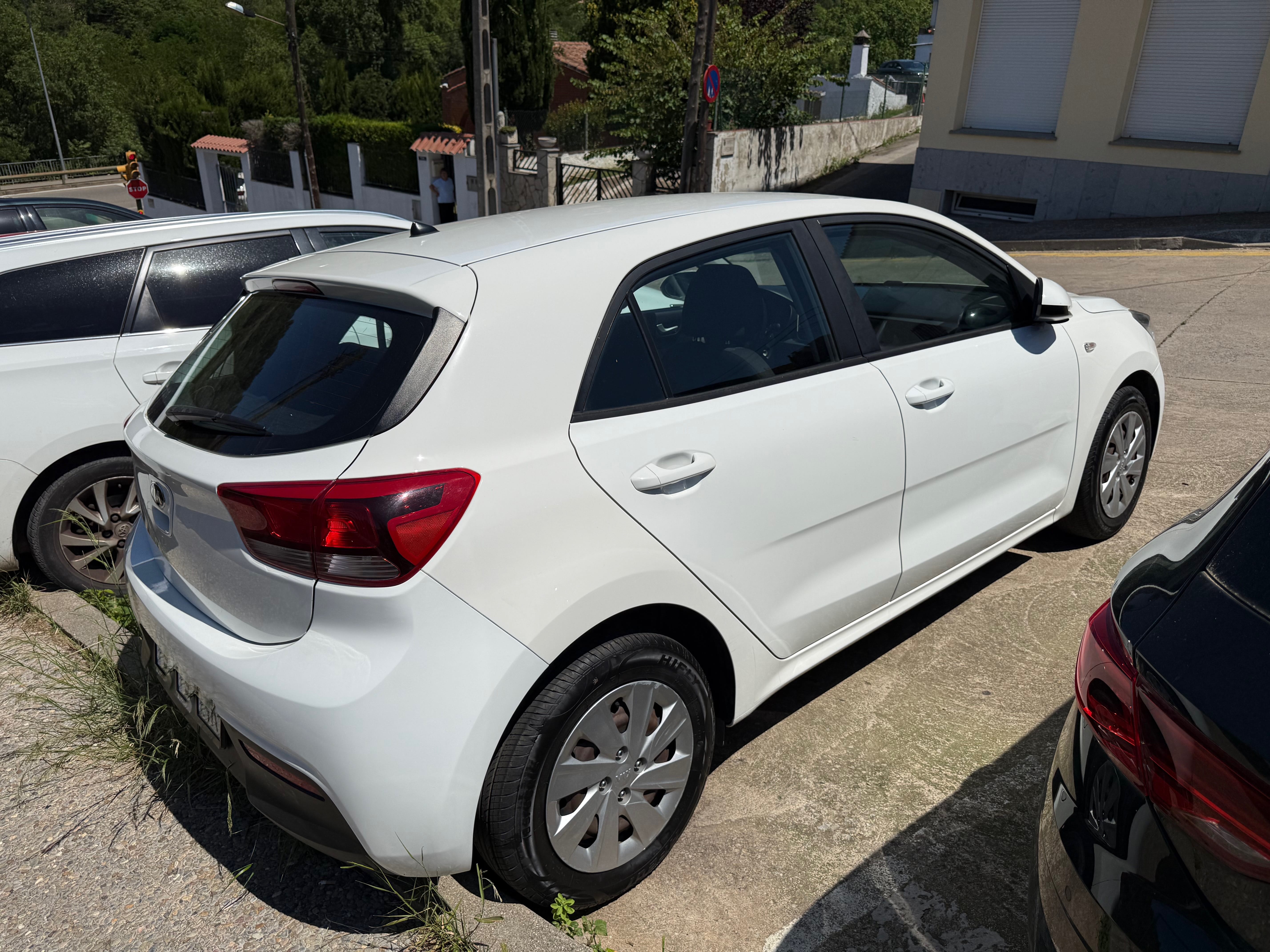 Kia Rio con Entrada de Audio/iPod
