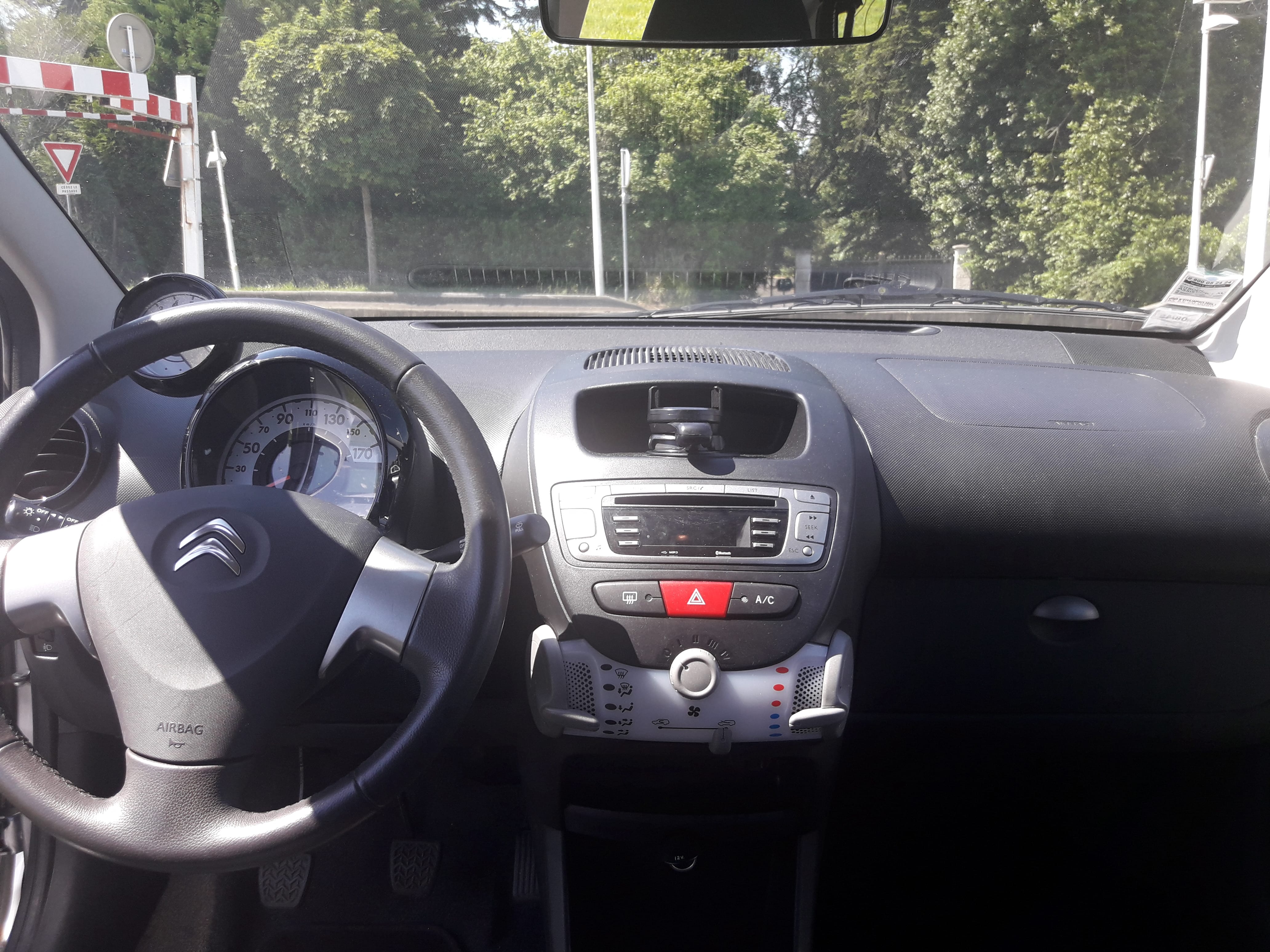 Citroen C1 EXCLUSIVE GRISE with Audio / iPod input