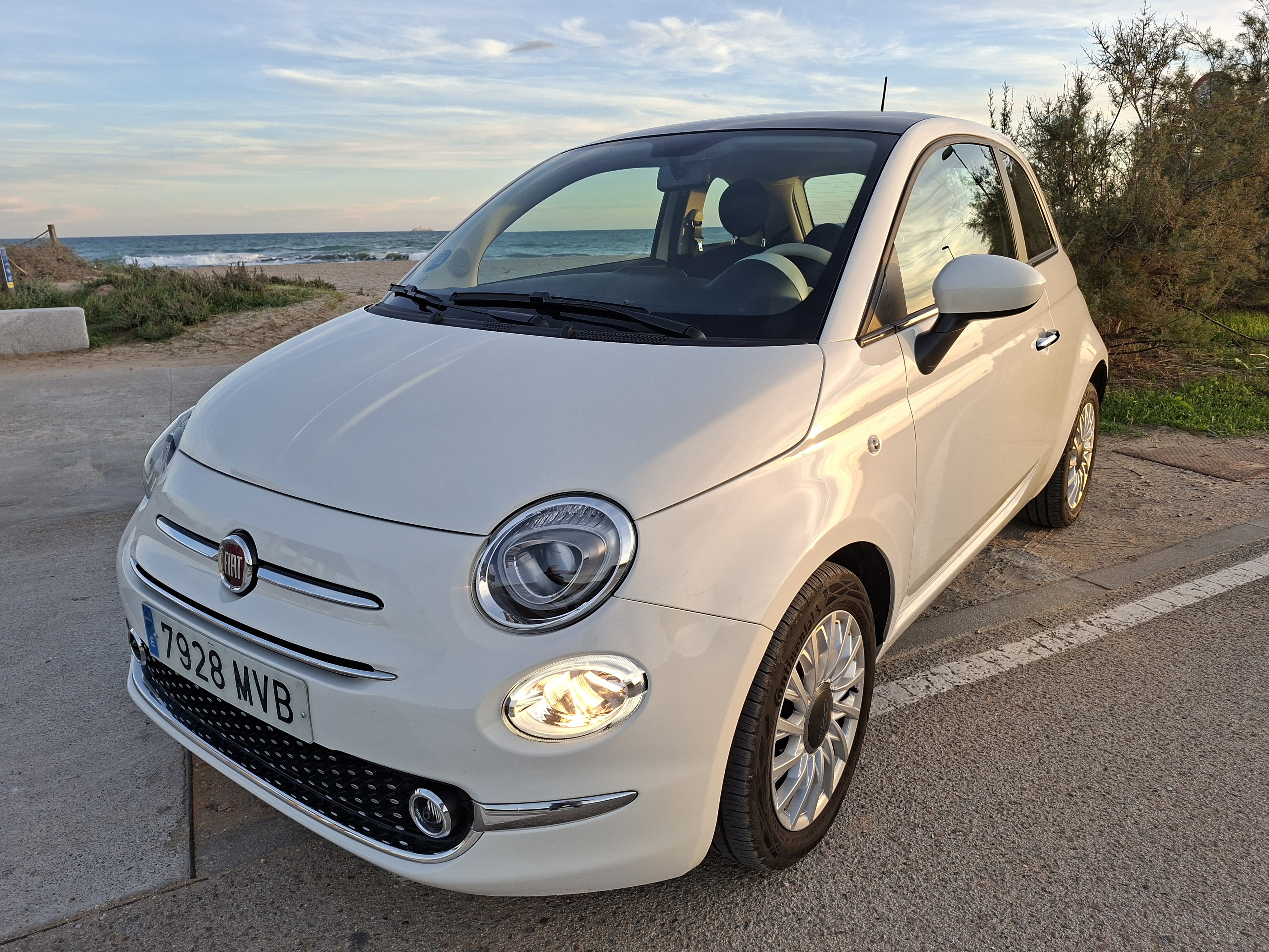 Fiat 500 Híbrido 1.0 51KW (70 CV) Dolcevita 3 puertas - 7928MVB, 2024, Gasolina 95 / Eléctrico (híbrido)