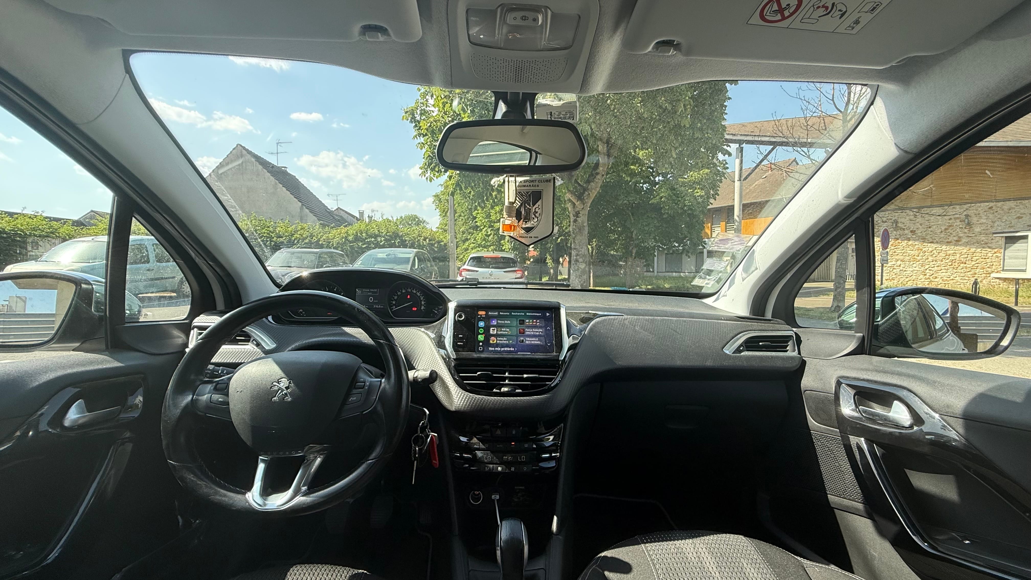 Peugeot 208 avec Régulateur de vitesse