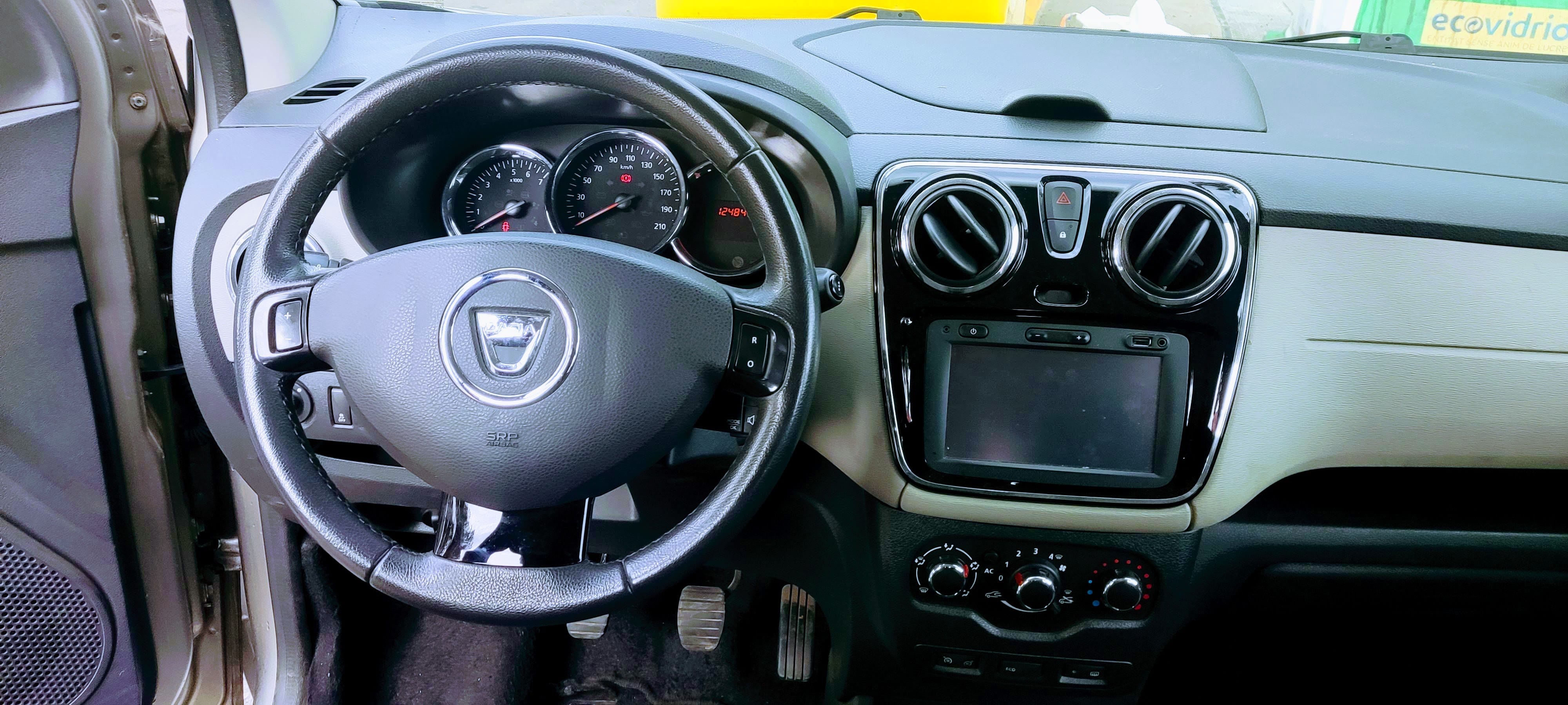 Dacia Lodgy con Silla infantil