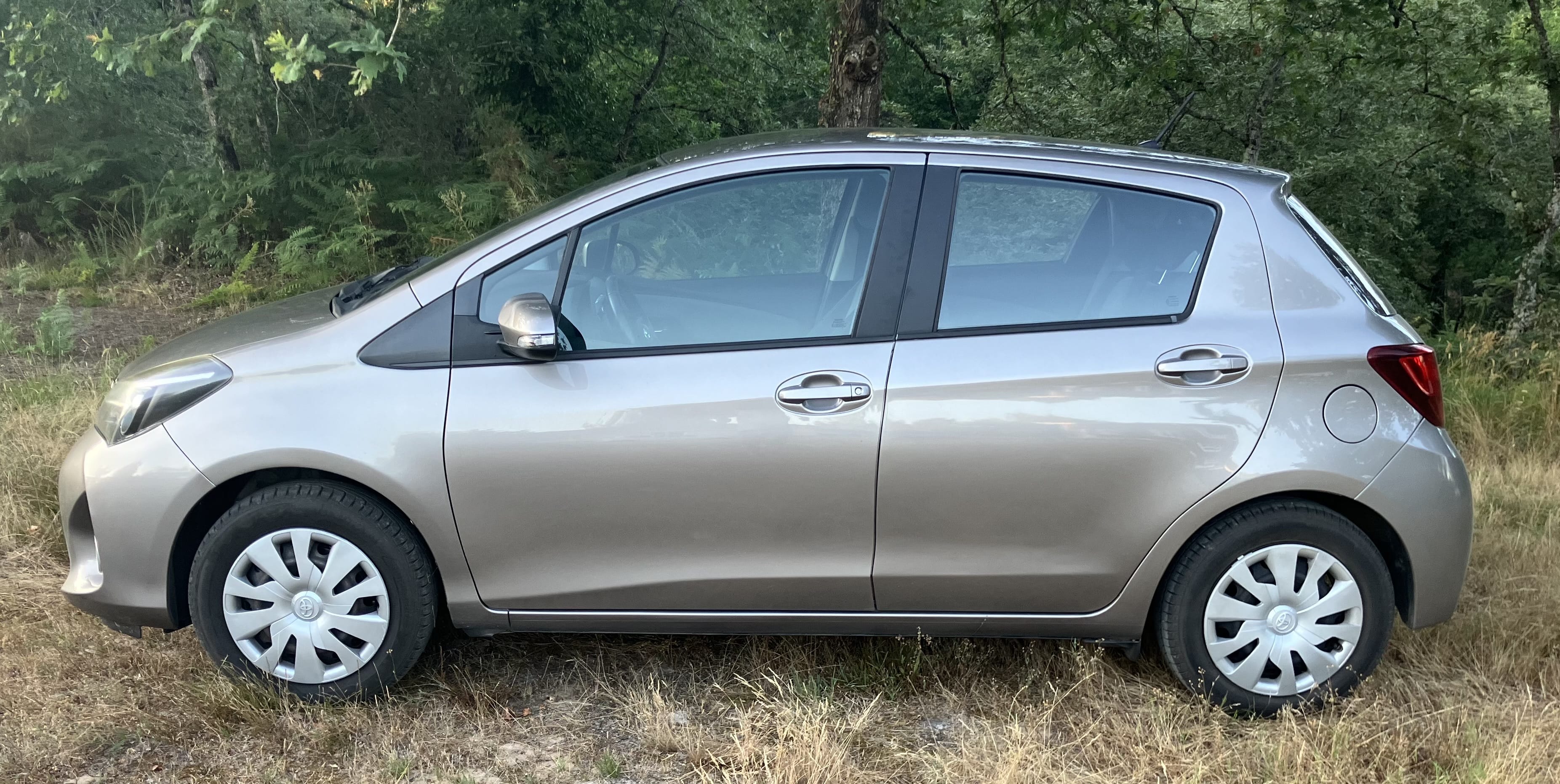 Toyota Yaris Hybride avec Climatisation