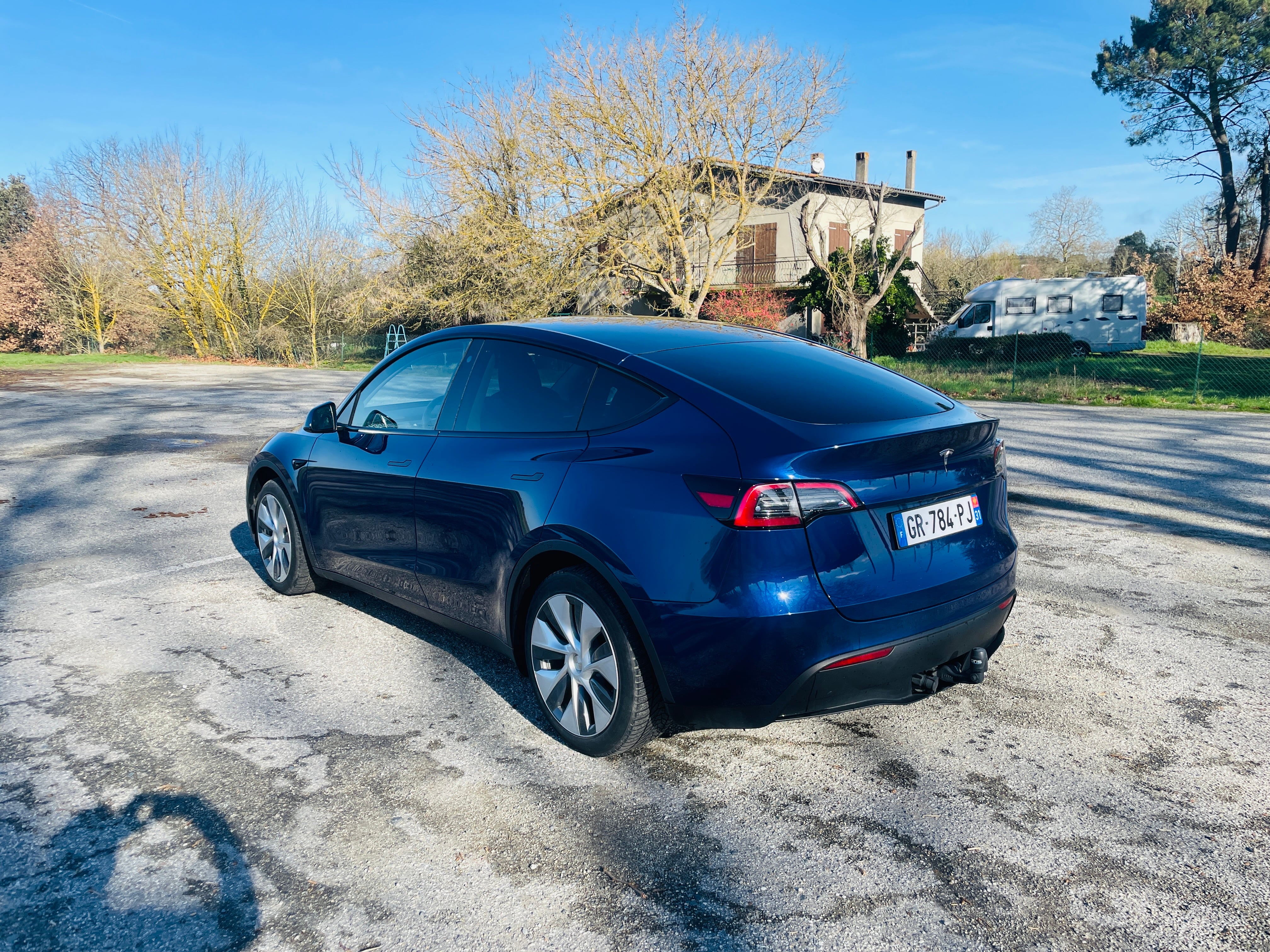 Tesla Model Y avec GPS