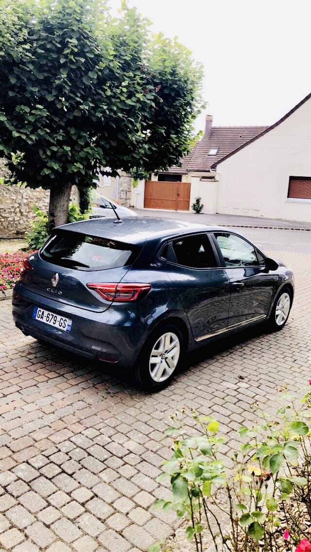Renault Clio avec Siège bébé