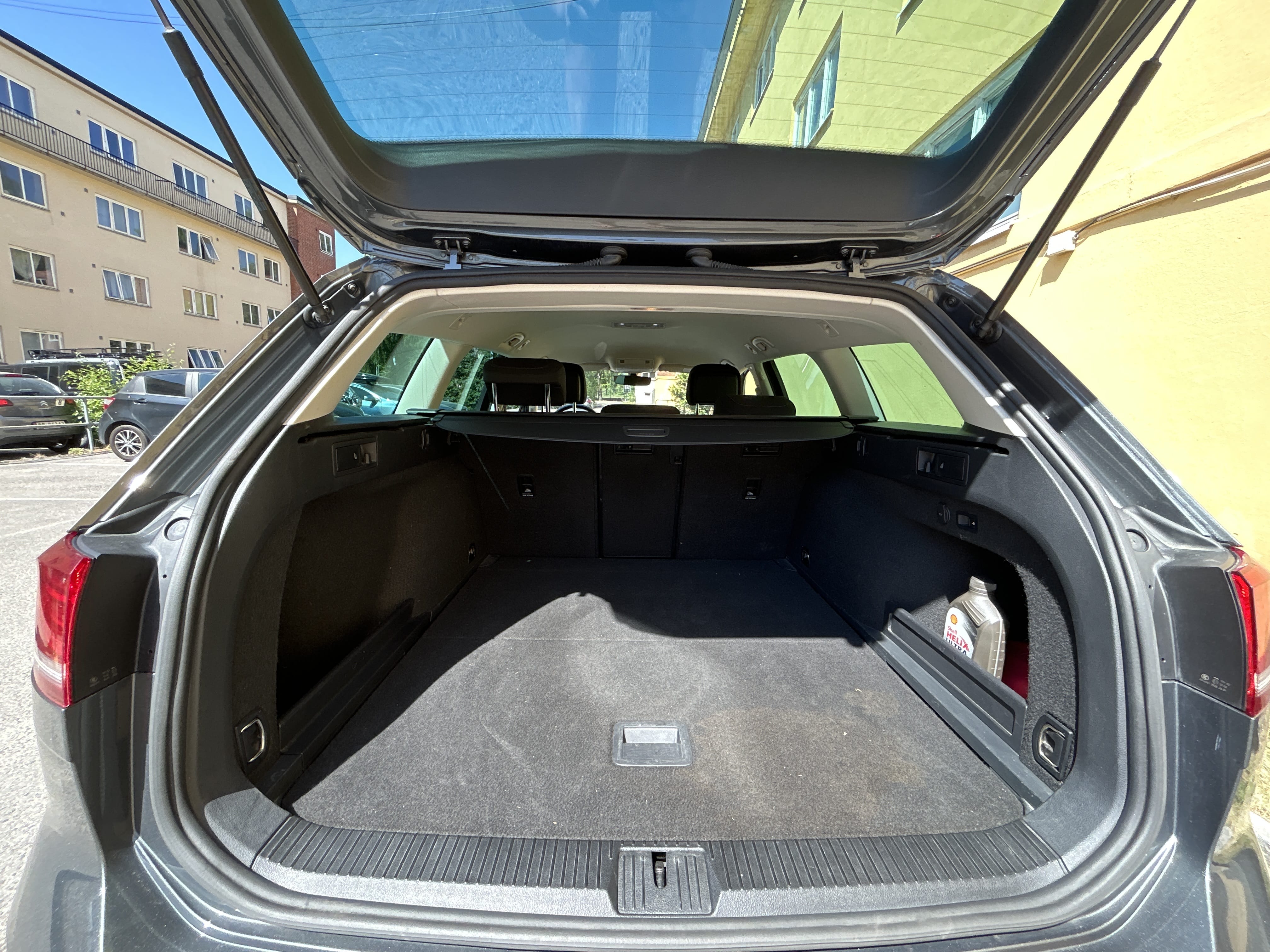 Volkswagen Passat with Bluetooth audio