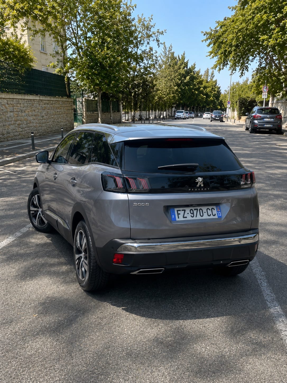 Peugeot 3008 with Backup camera