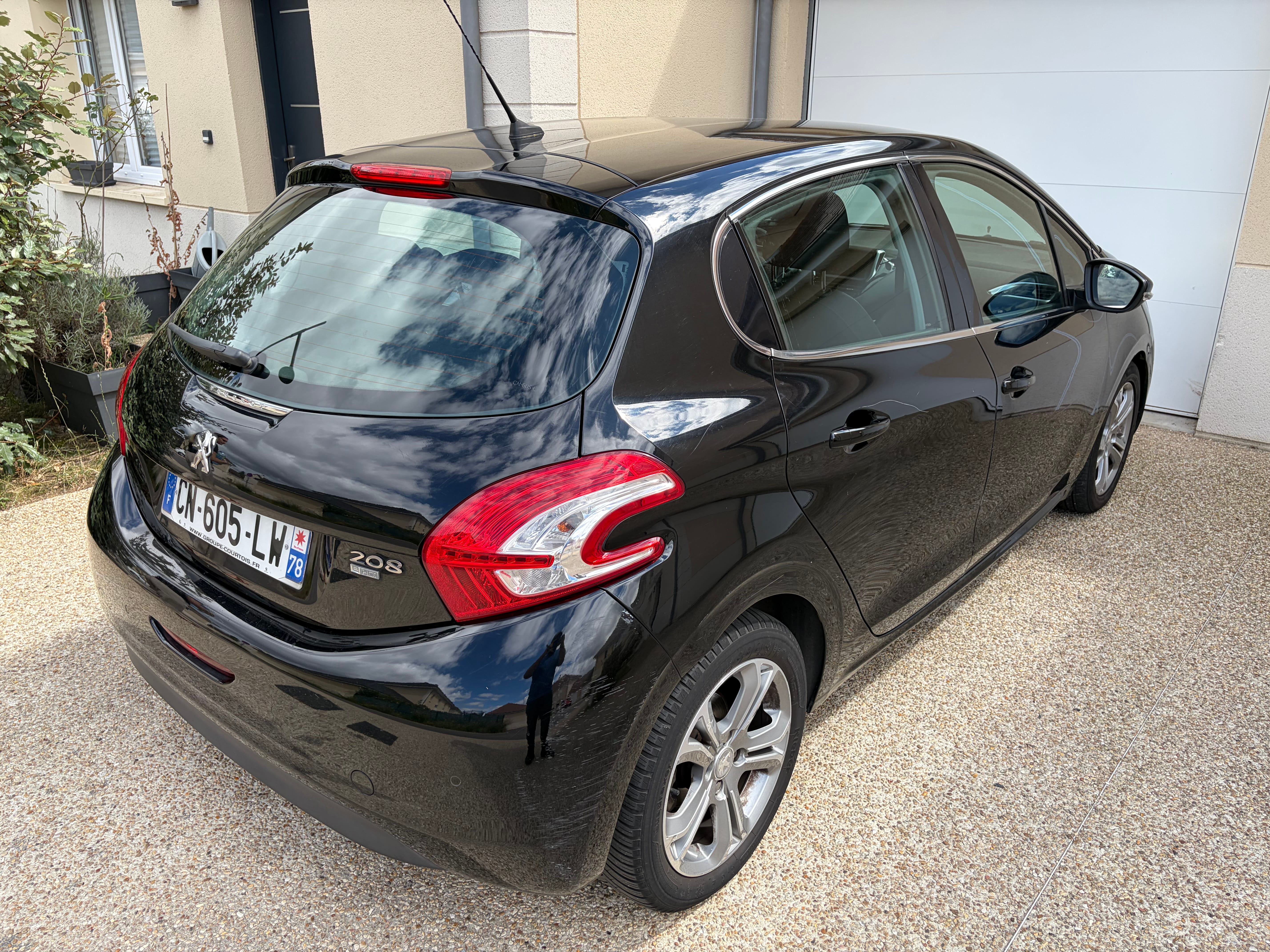 Peugeot 208, 2012, Diesel, automatique