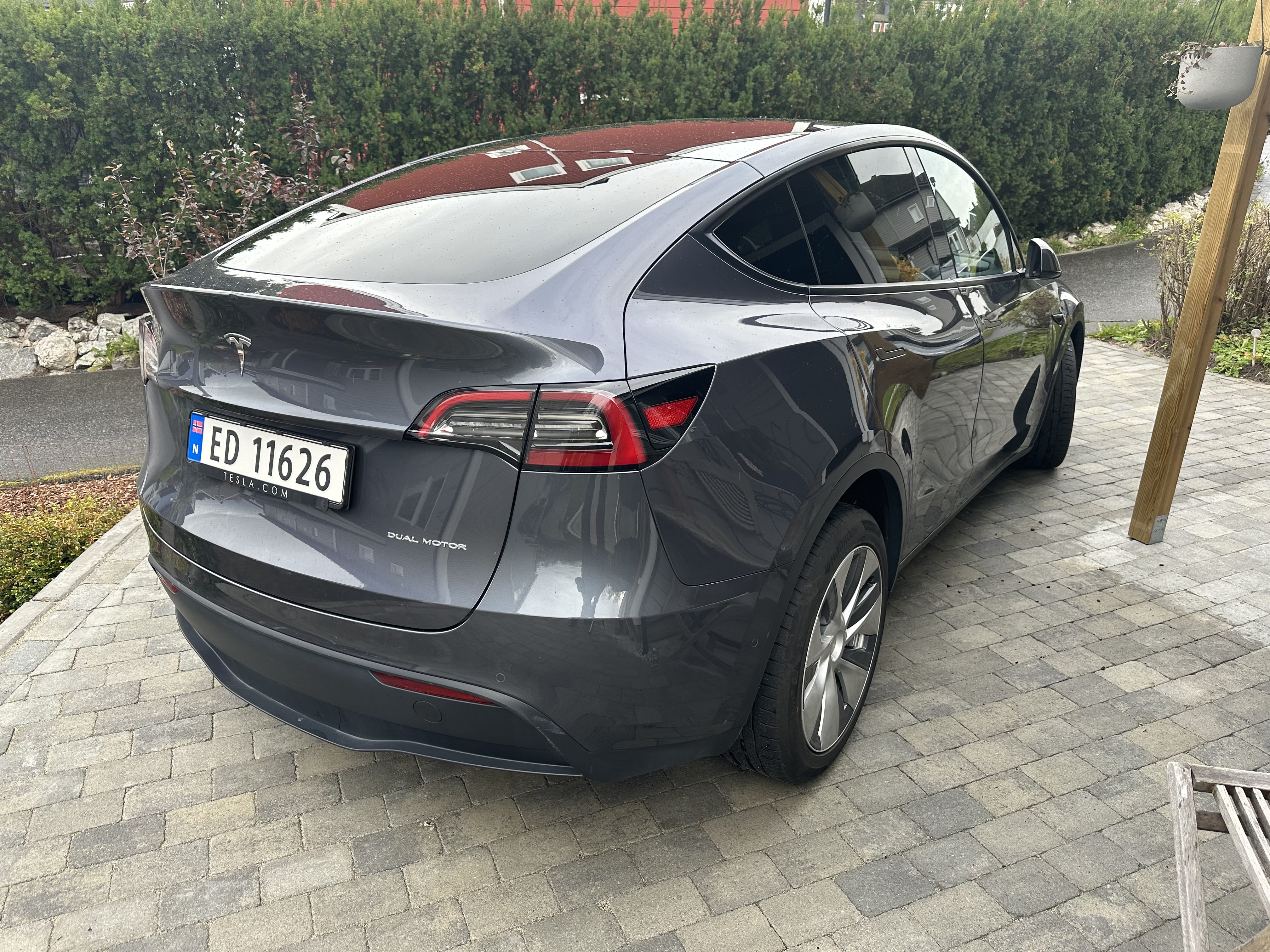 Tesla Model Y Long Range med GPS
