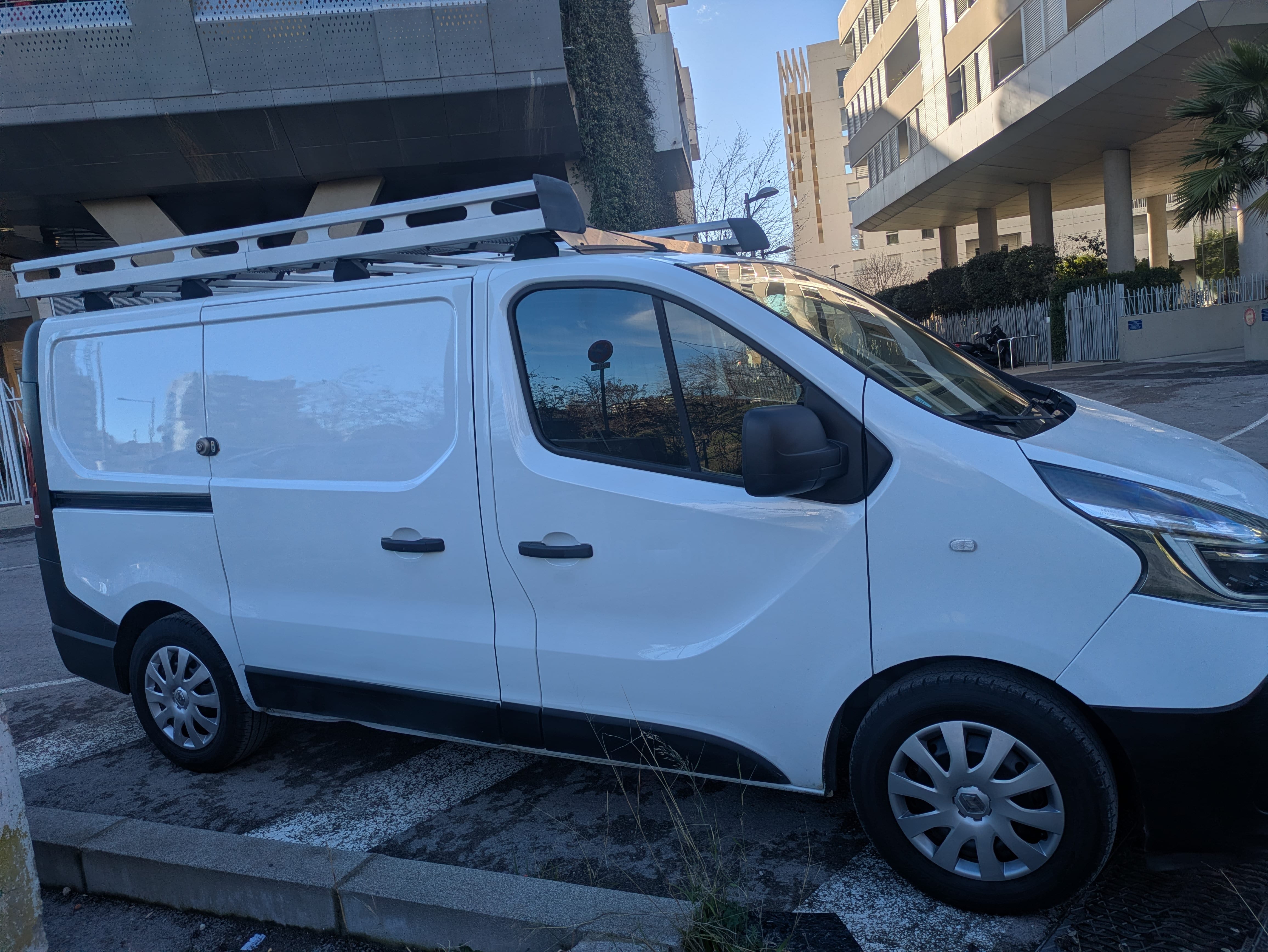 Renault Trafic with Car radio