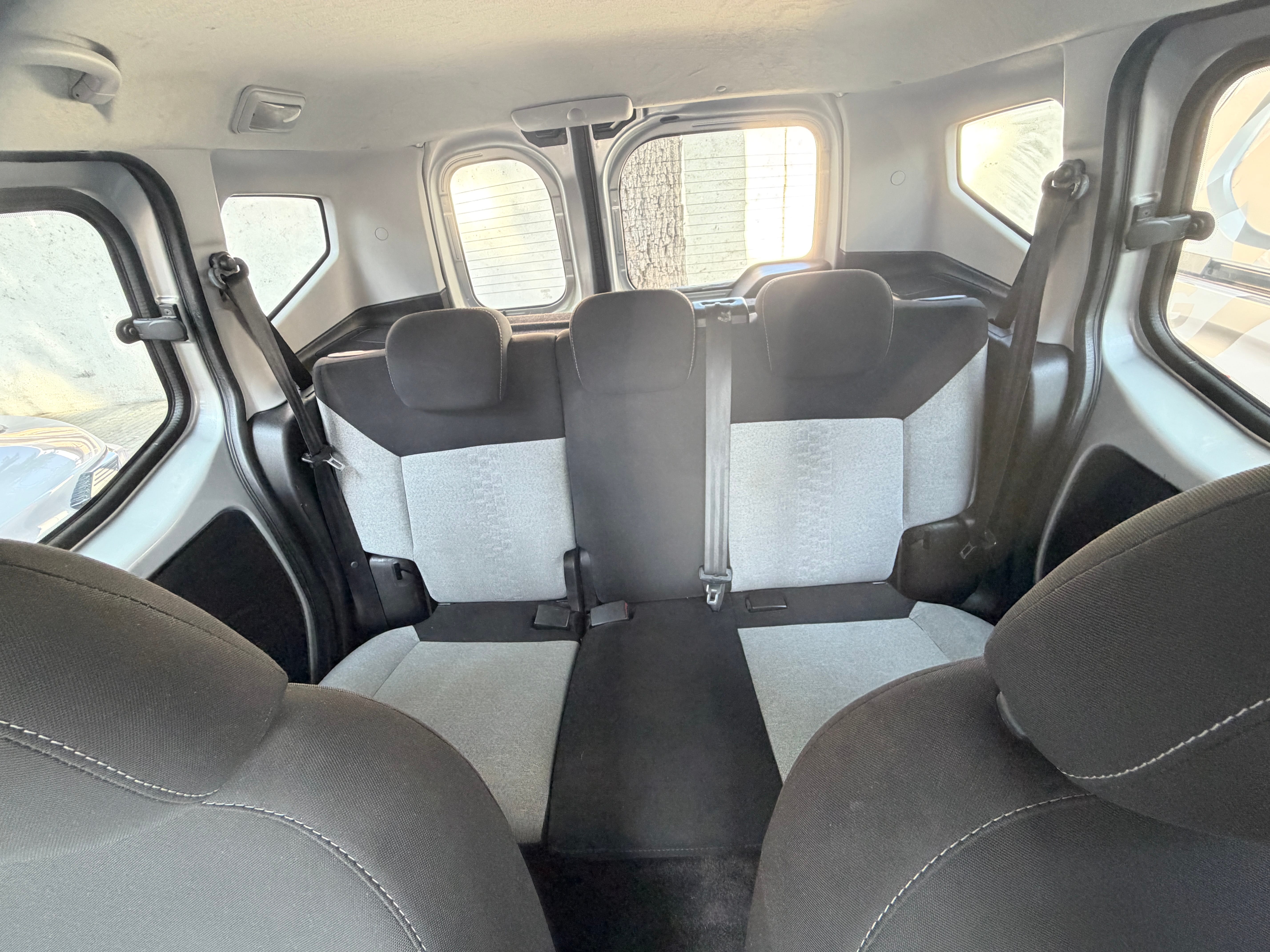 Fiat Qubo Familiale mit Kindersitz