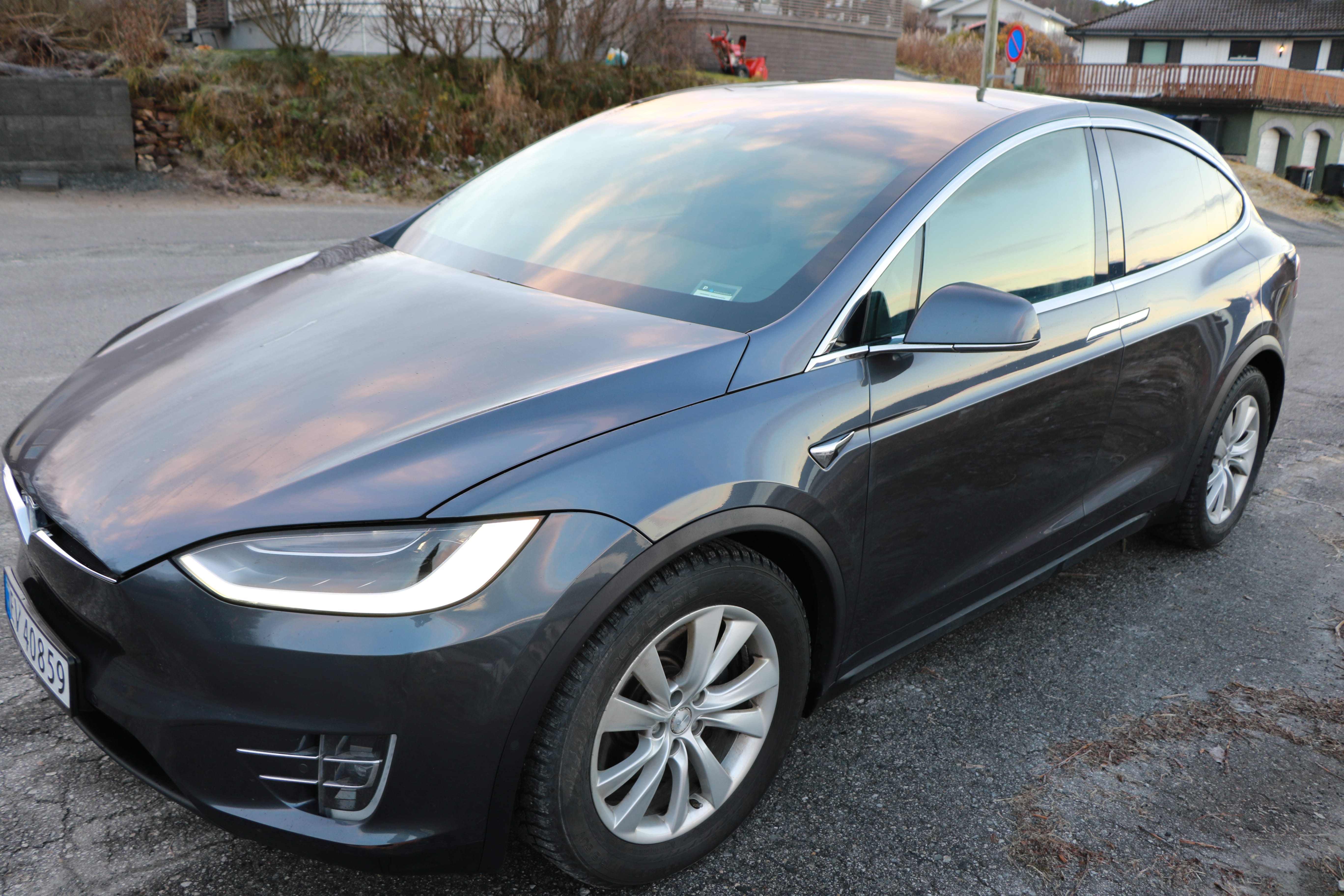Tesla Model X with Air conditioning