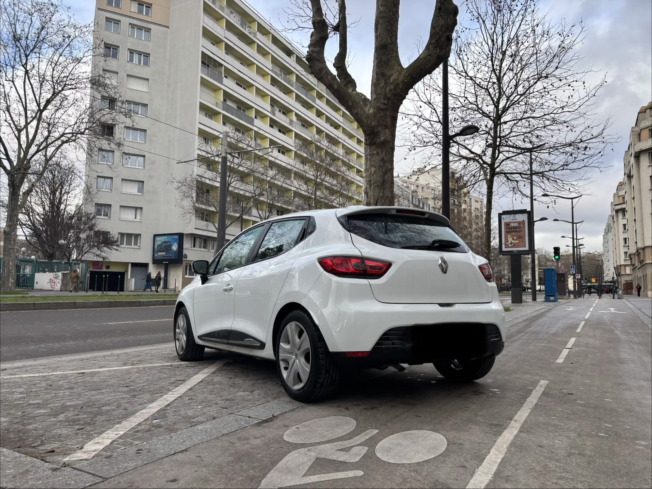 Renault Clio Montparnasse / Métro plaisances /90cv / Bluetooth avec Climatisation