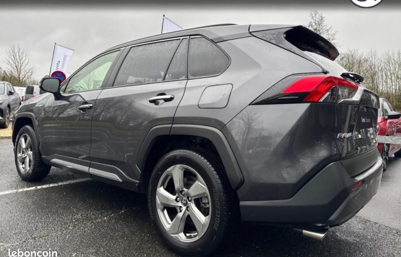 Toyota Rav4 Hybride avec GPS