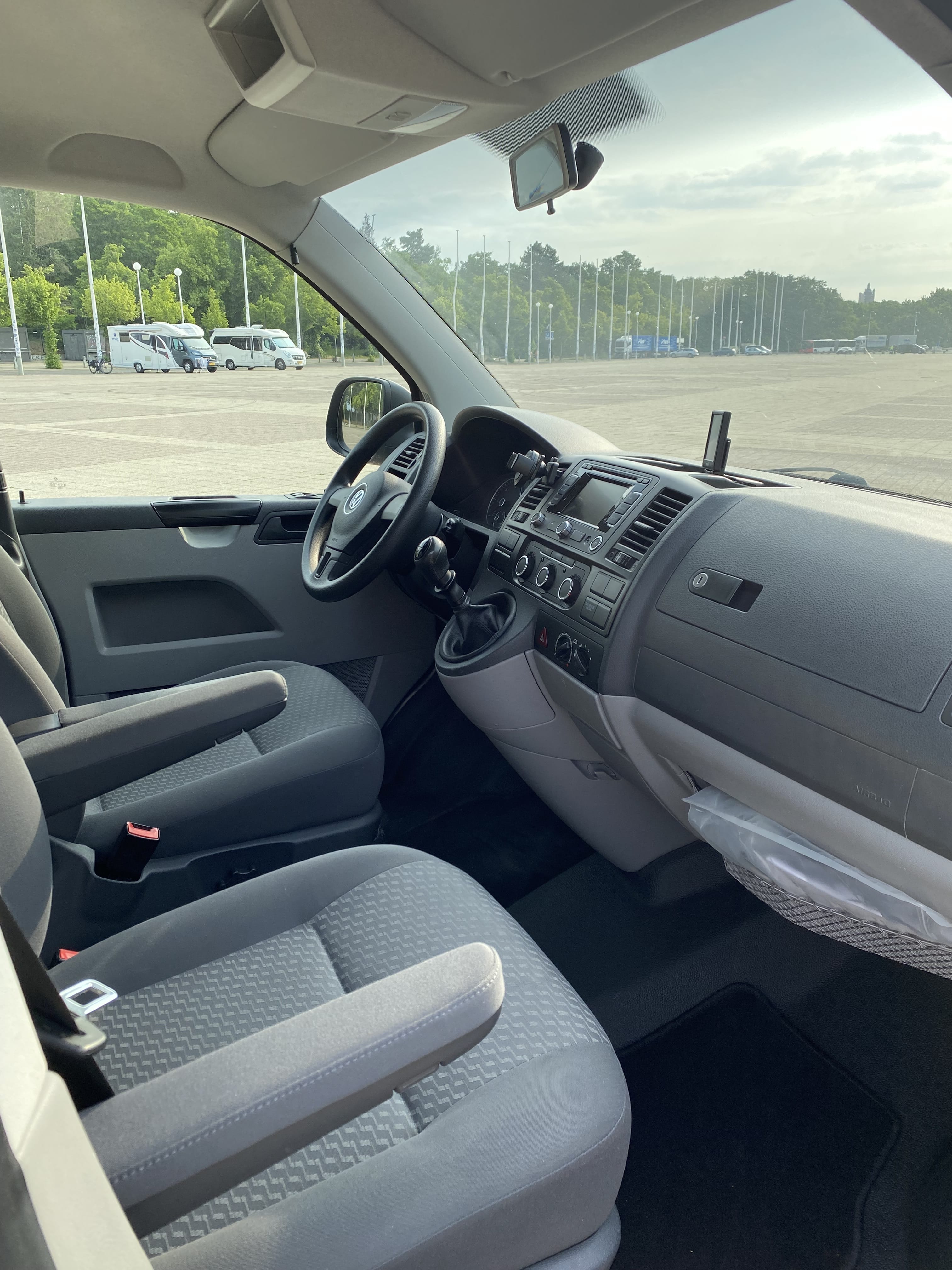 Volkswagen Caravelle mit Kindersitz