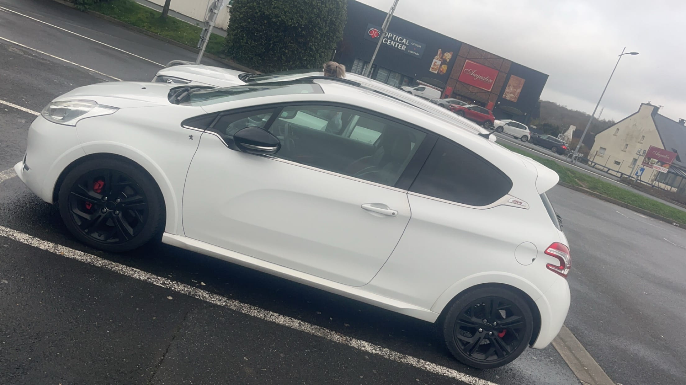 Peugeot 208 GTI avec Climatisation