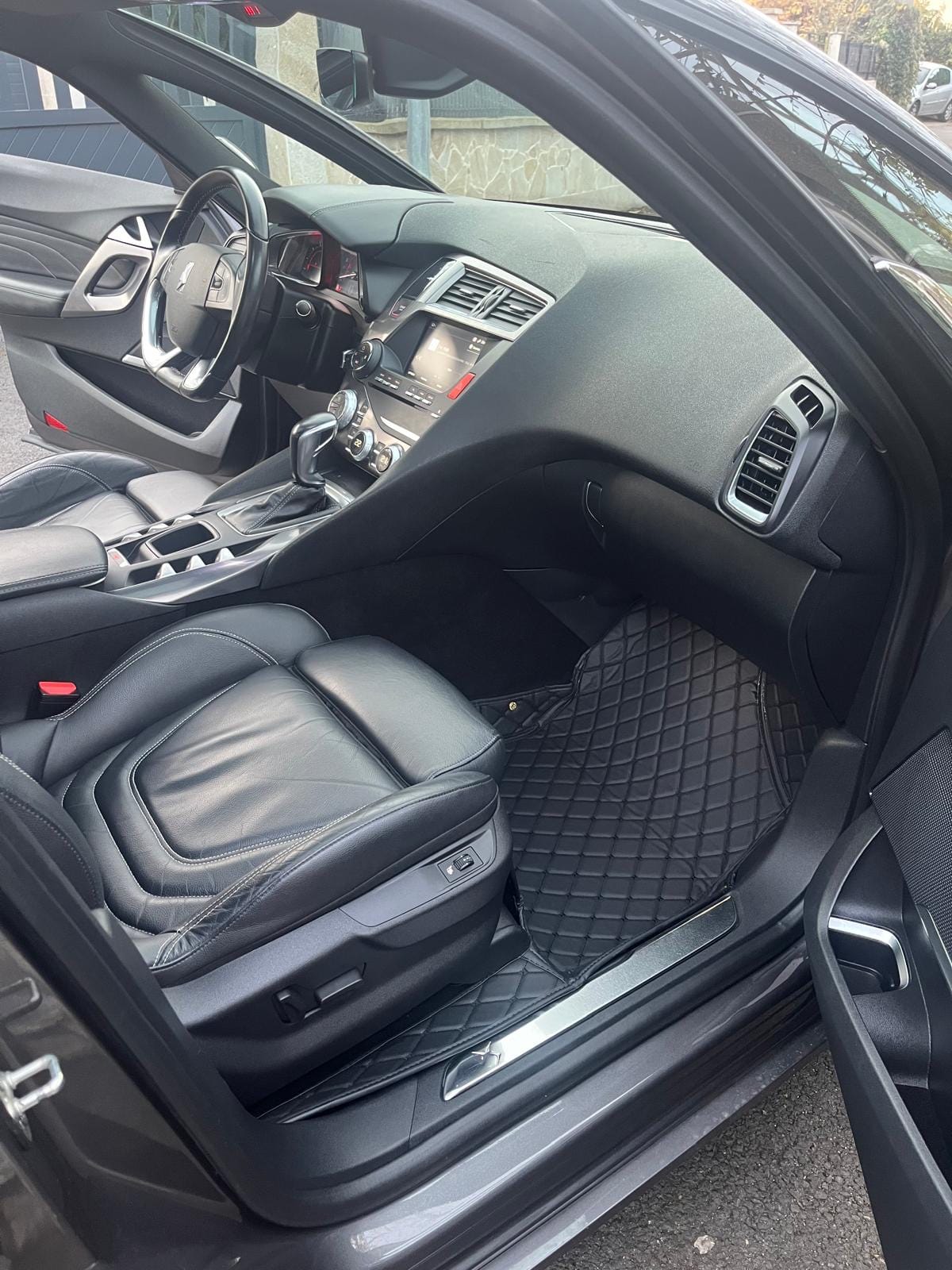 Citroen DS5 1.6 essence avec Régulateur de vitesse