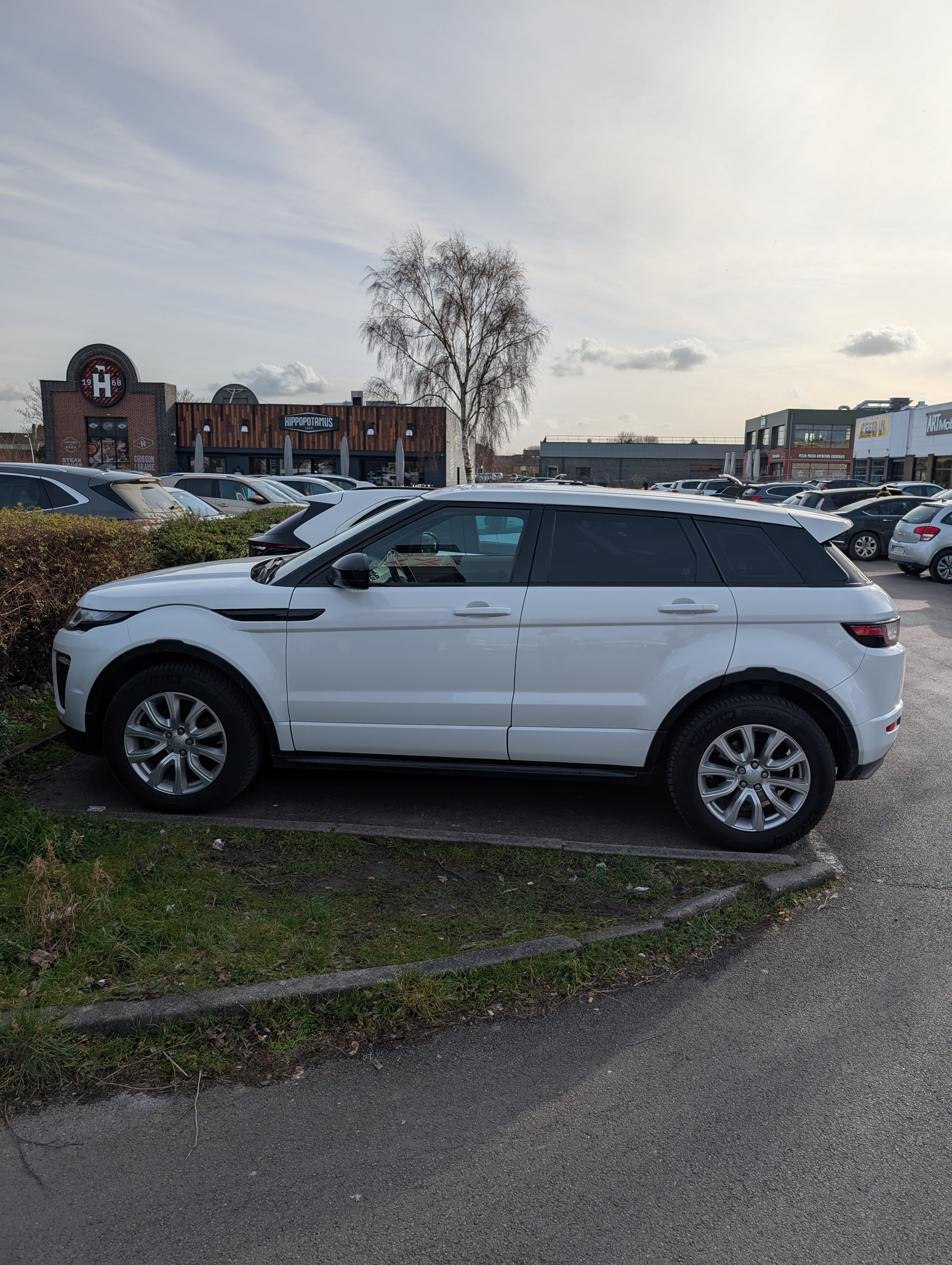 Land-Rover Range Rover Evoque R-Dynamic SE avec Climatisation