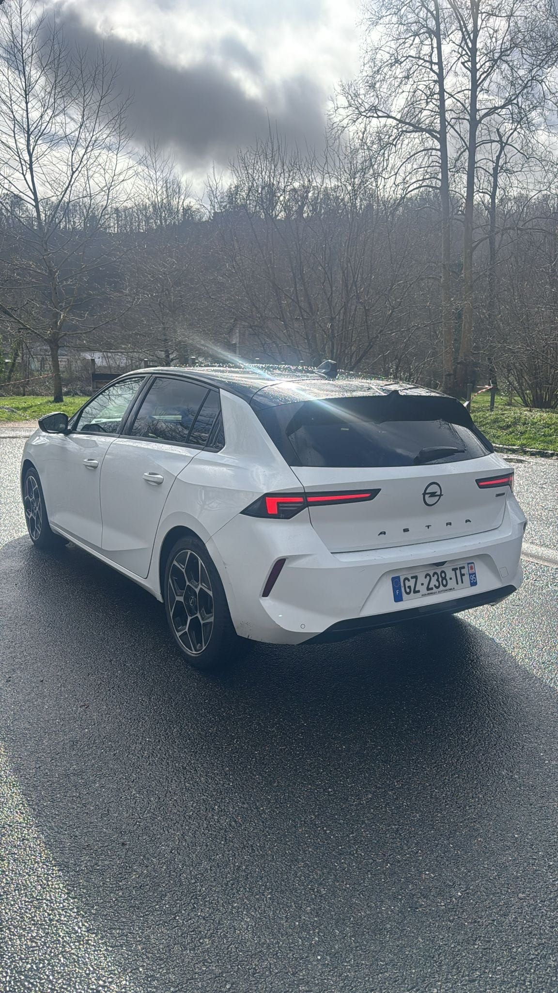 Opel Astra, 2024, Essence 95 / Électrique (hybride), automatique
